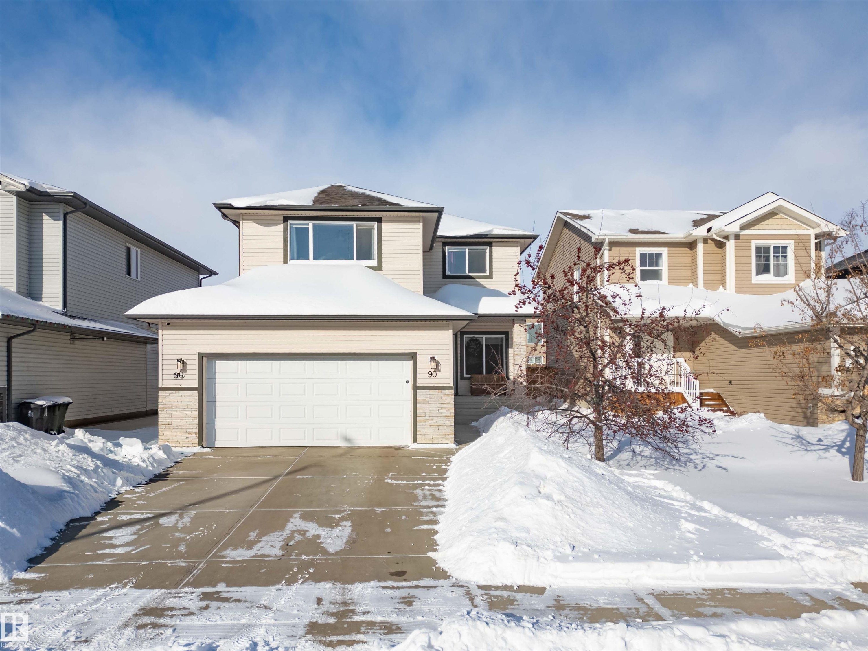 90 Hilldowns Drive, Spruce Grove, AB - Outdoor With Facade