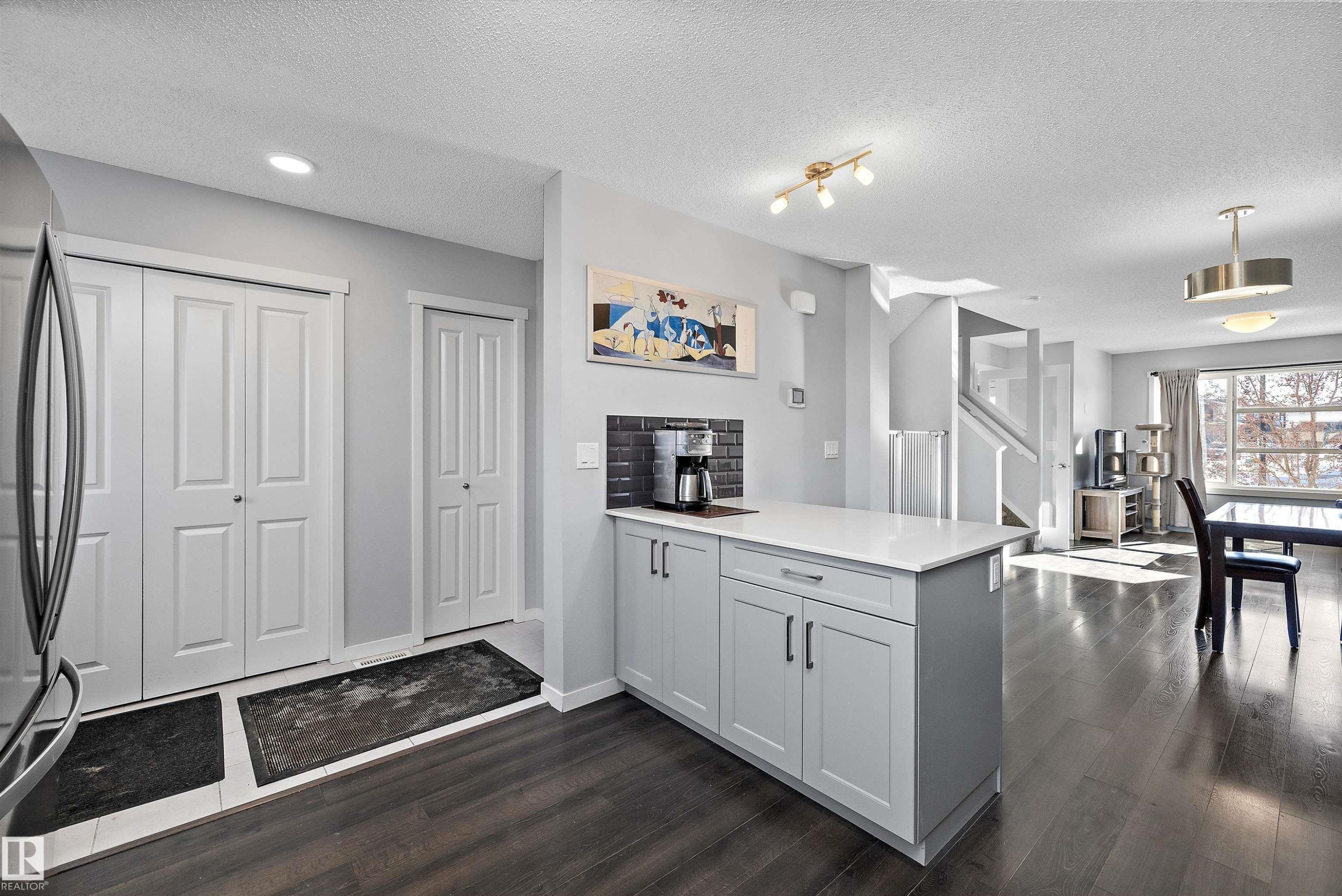 20106 27 Avenue, Edmonton, AB - Indoor