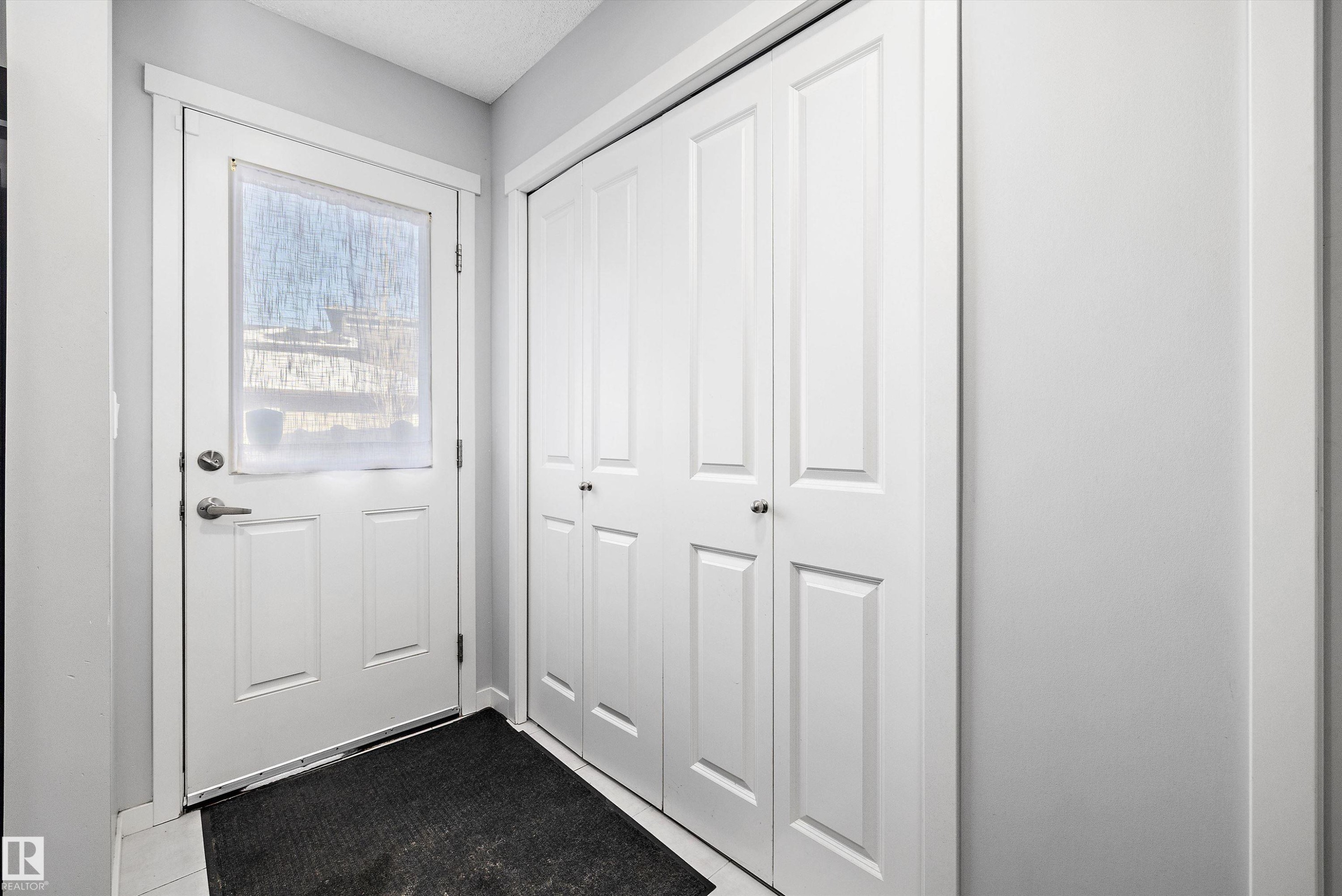 20106 27 Avenue, Edmonton, AB - Indoor Photo Showing Other Room