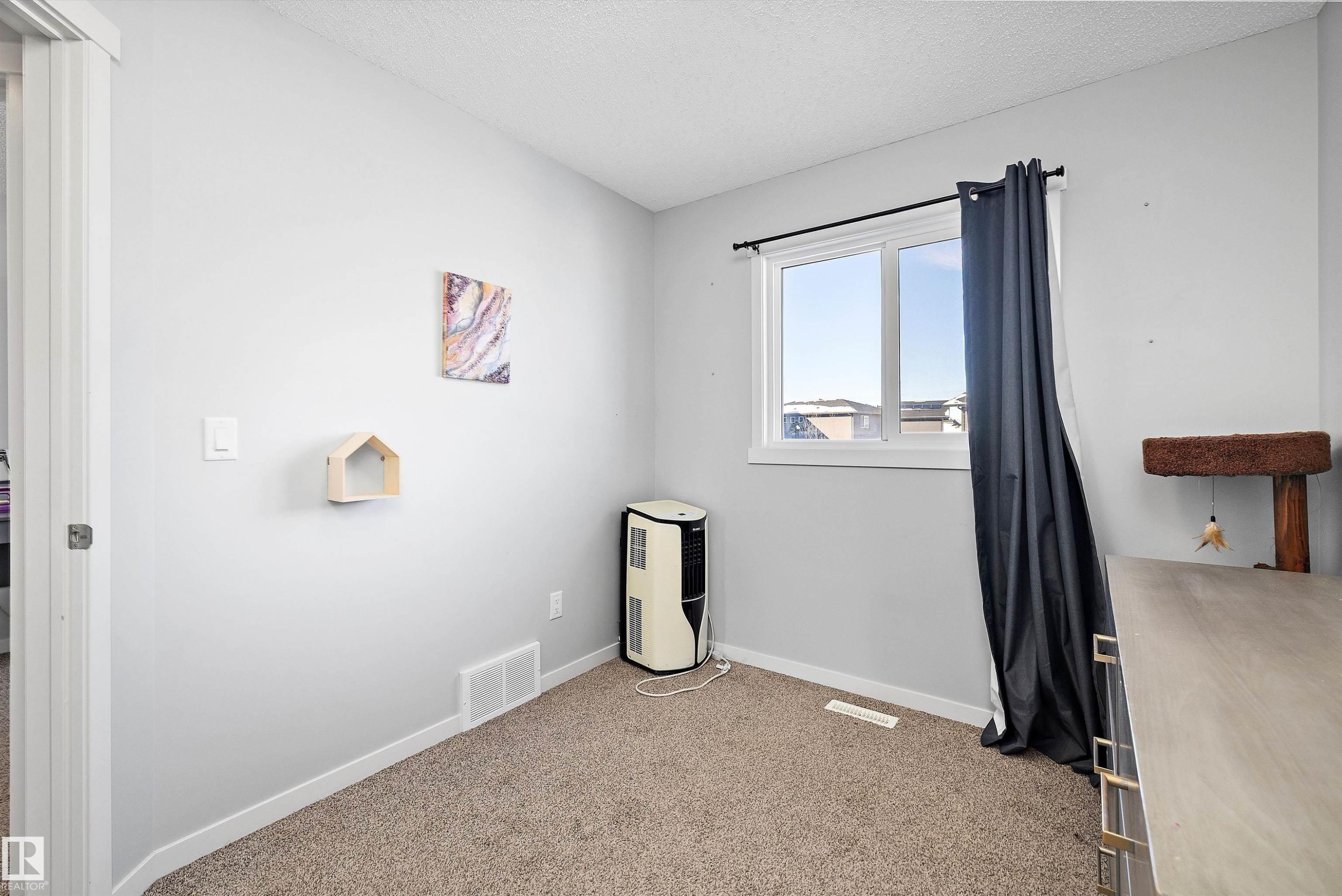 20106 27 Avenue, Edmonton, AB - Indoor