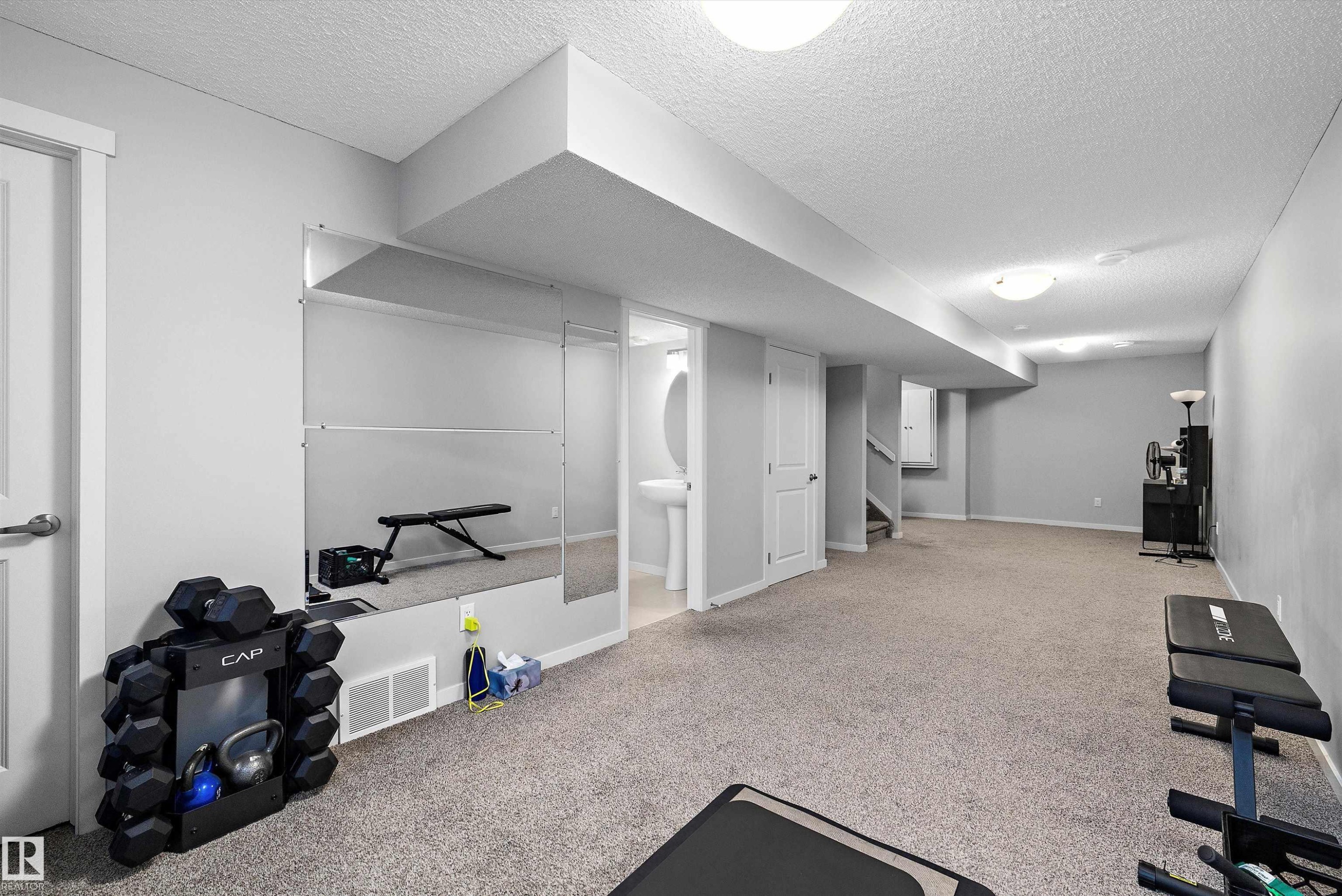 20106 27 Avenue, Edmonton, AB - Indoor Photo Showing Other Room