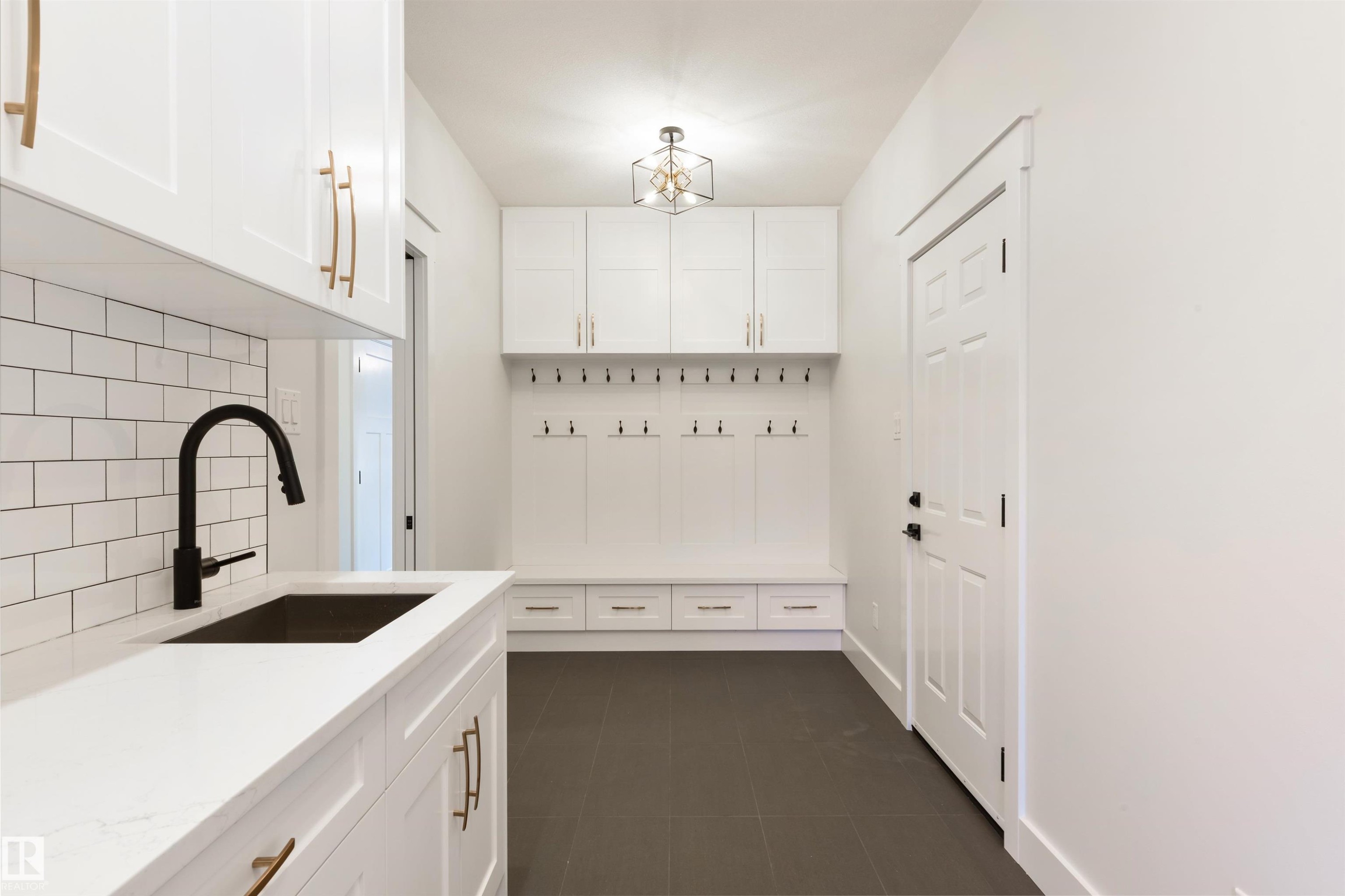 14 2406 Twp Road 540, Rural Lac Ste. Anne County, AB - Indoor Photo Showing Kitchen