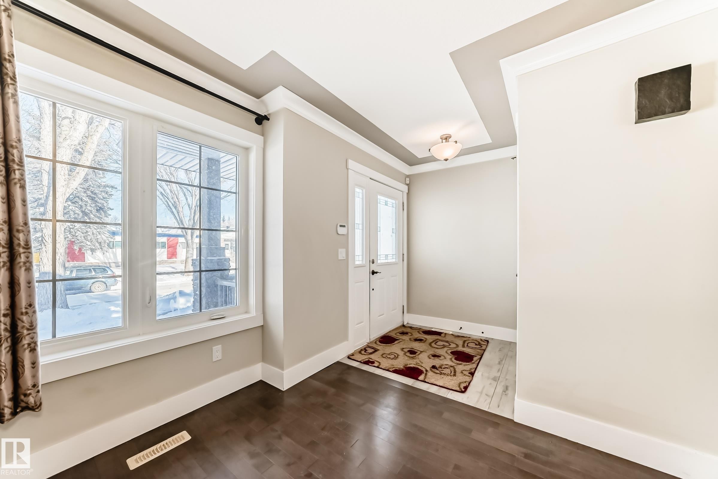 10711 70 Avenue, Edmonton, AB - Indoor Photo Showing Other Room