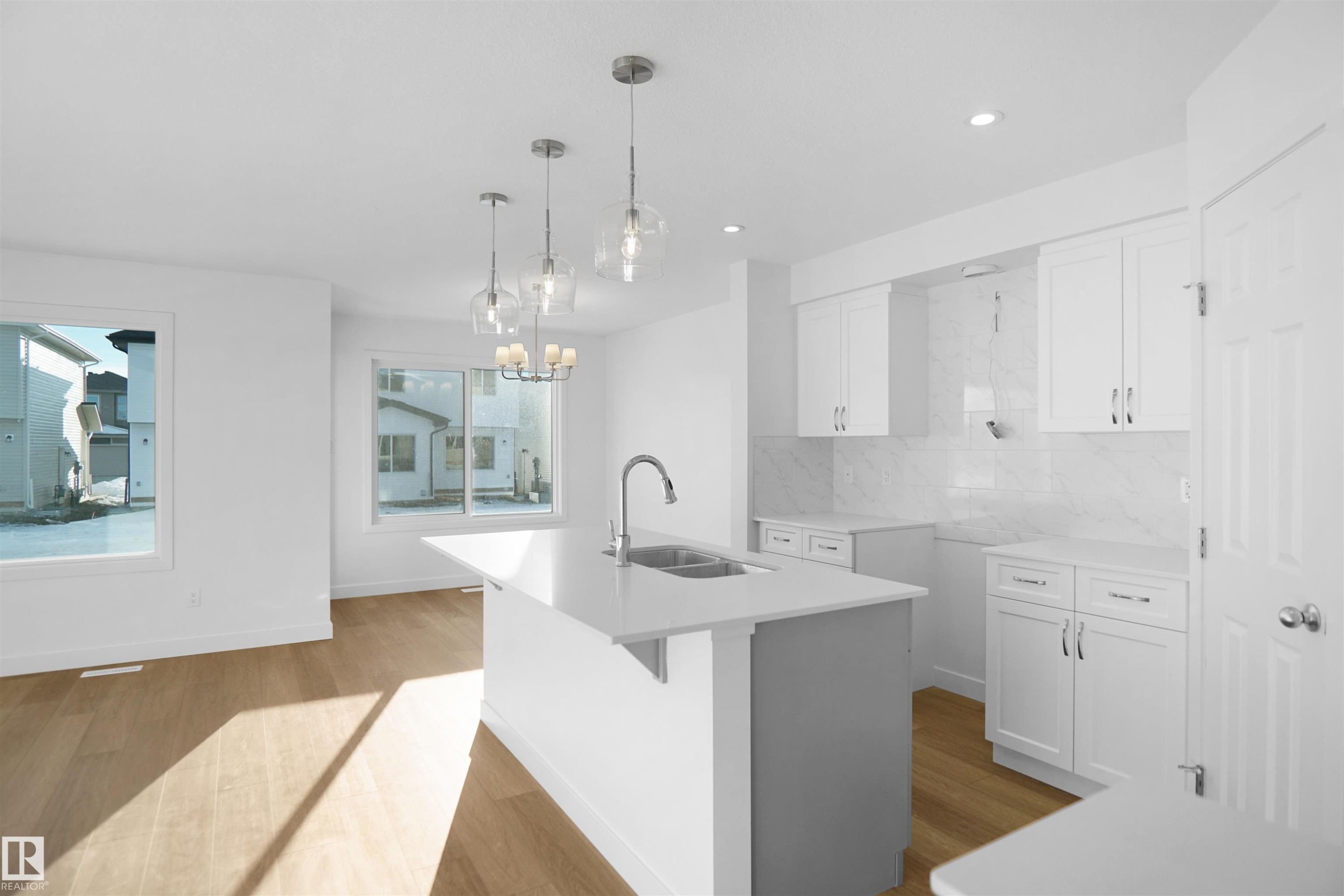 1178 South Creek Wynd, Stony Plain, AB - Indoor Photo Showing Kitchen With Double Sink With Upgraded Kitchen