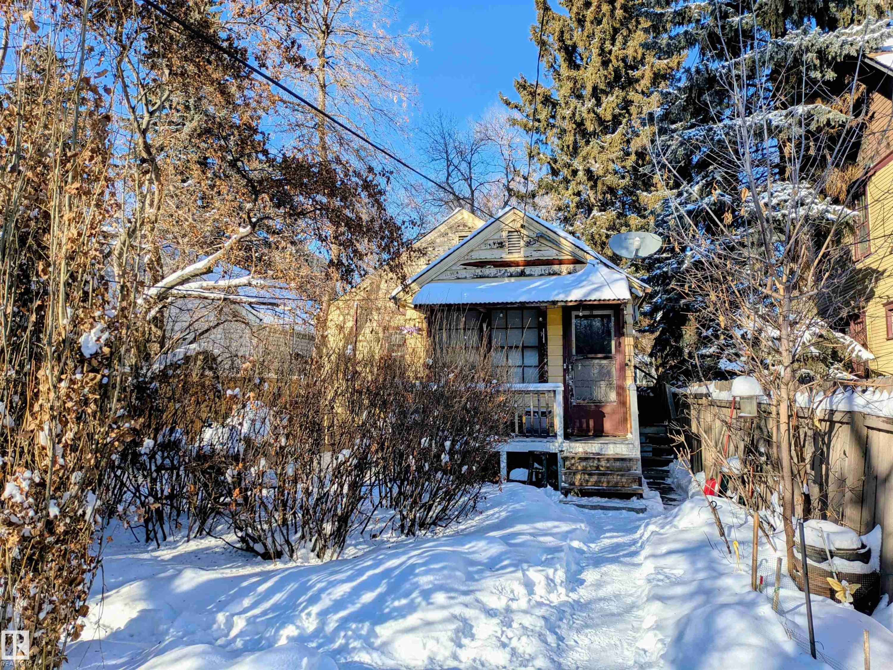 11021 80 Avenue, Edmonton, AB - Outdoor