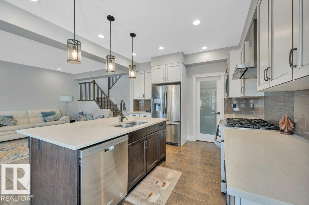 6123 19 Avenue, Edmonton, AB - Indoor Photo Showing Kitchen With Double Sink With Upgraded Kitchen