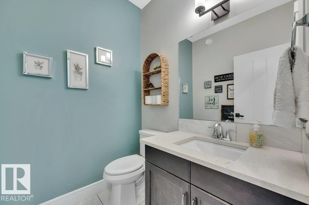 6123 19 Avenue, Edmonton, AB - Indoor Photo Showing Bathroom