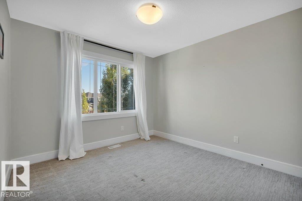 6123 19 Avenue, Edmonton, AB - Indoor Photo Showing Other Room