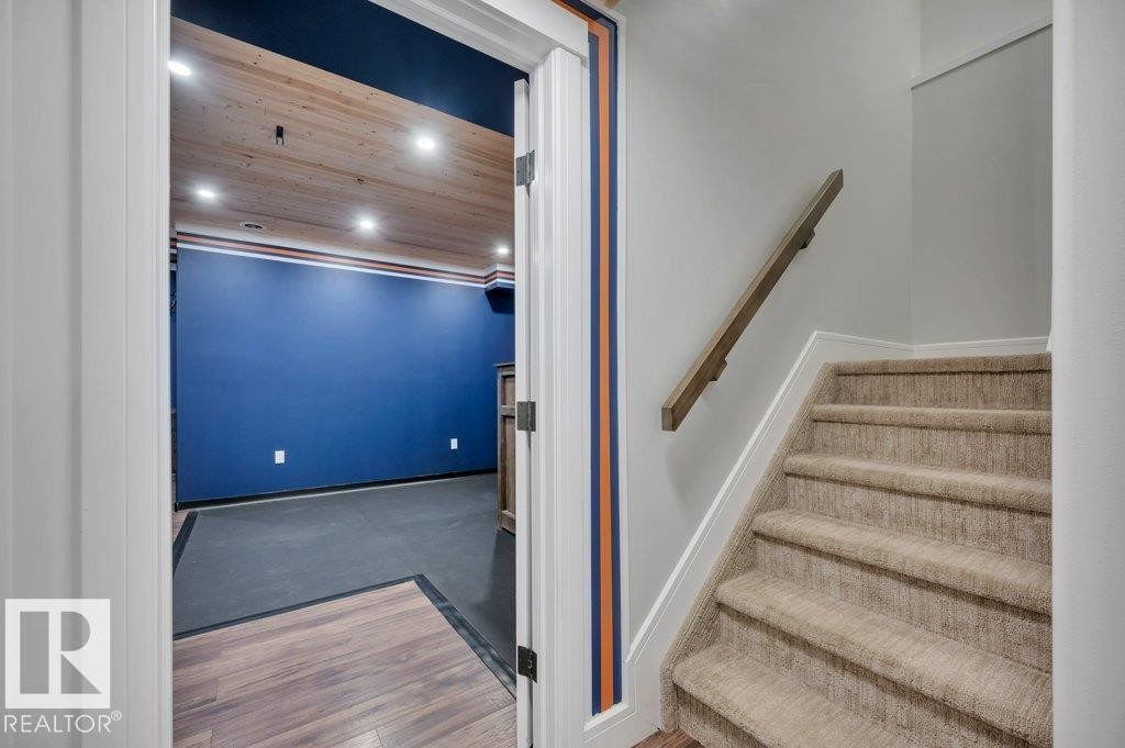 6123 19 Avenue, Edmonton, AB - Indoor Photo Showing Other Room