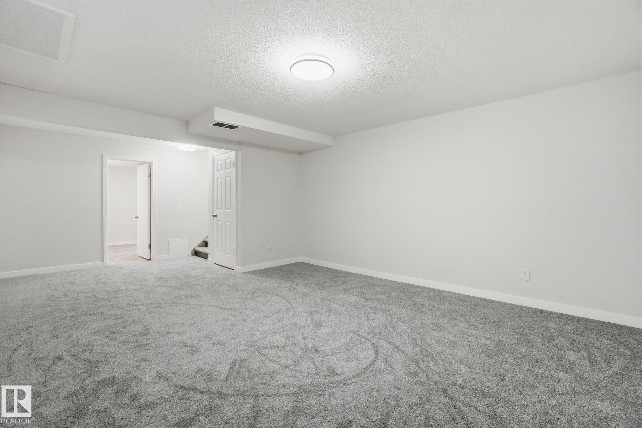4035 38 Street, Edmonton, AB - Indoor Photo Showing Other Room