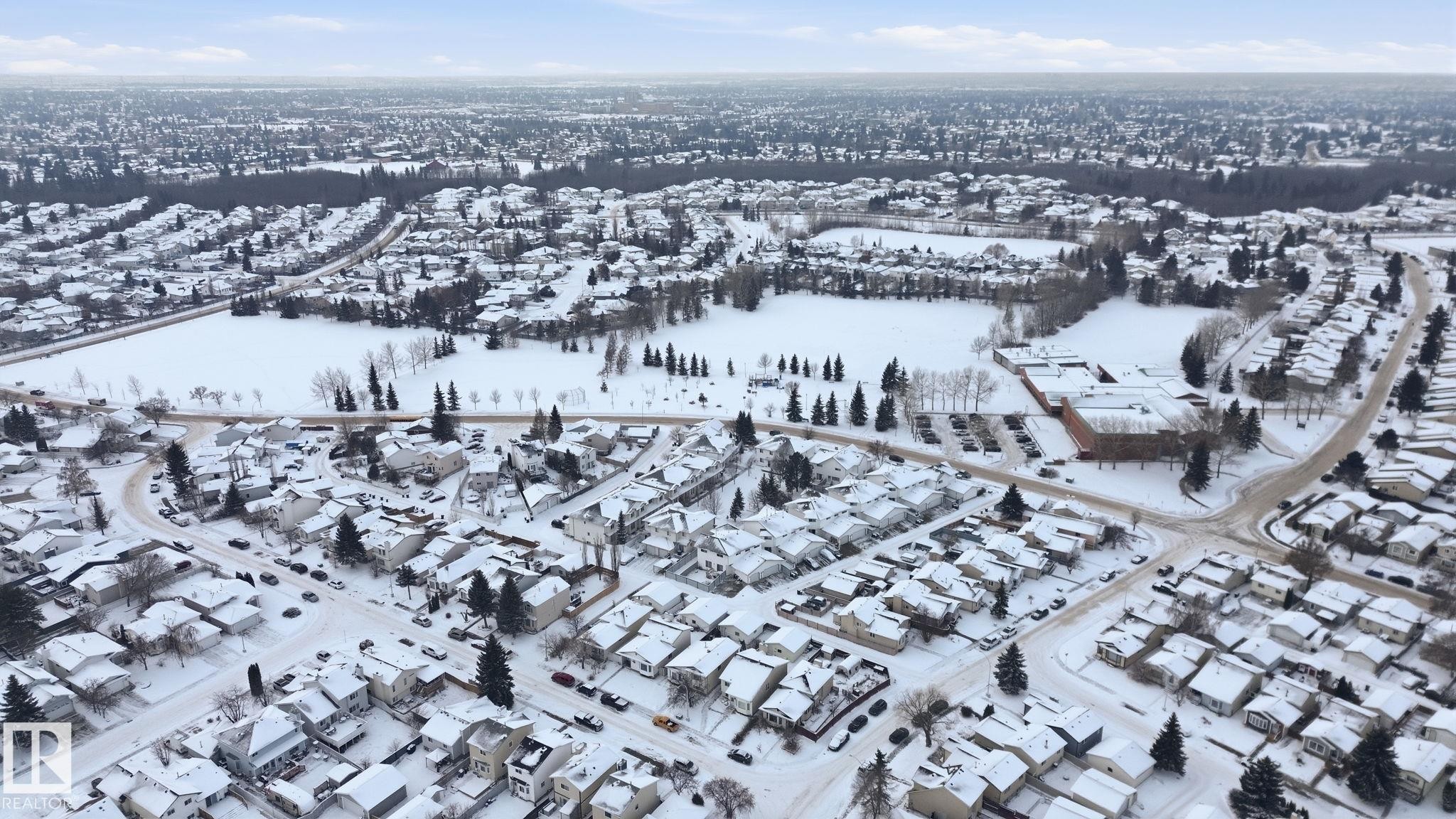 4035 38 Street, Edmonton, AB - Outdoor With View