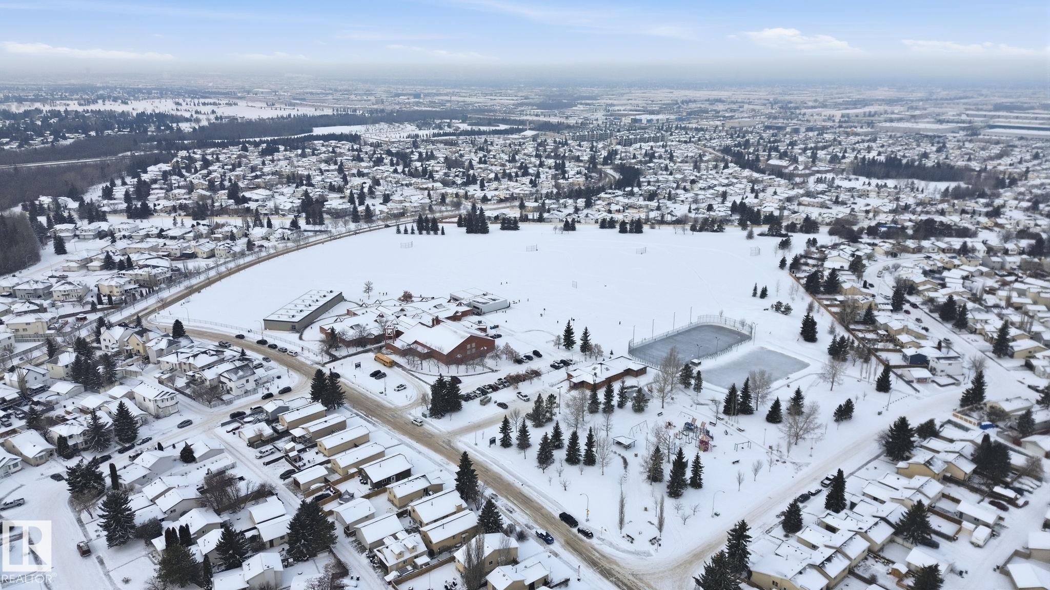 4035 38 Street, Edmonton, AB - Outdoor With View