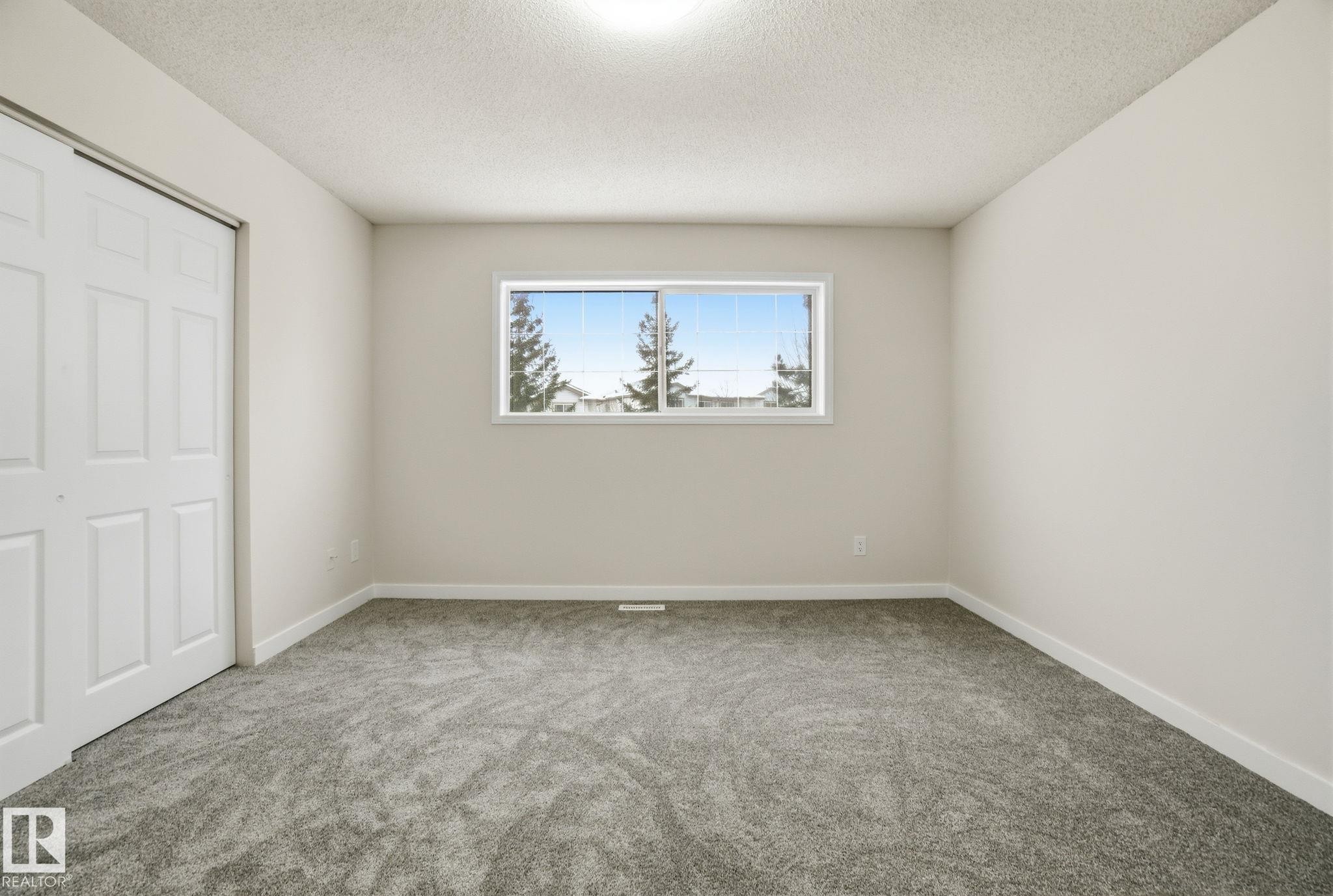 4035 38 Street, Edmonton, AB - Indoor Photo Showing Other Room