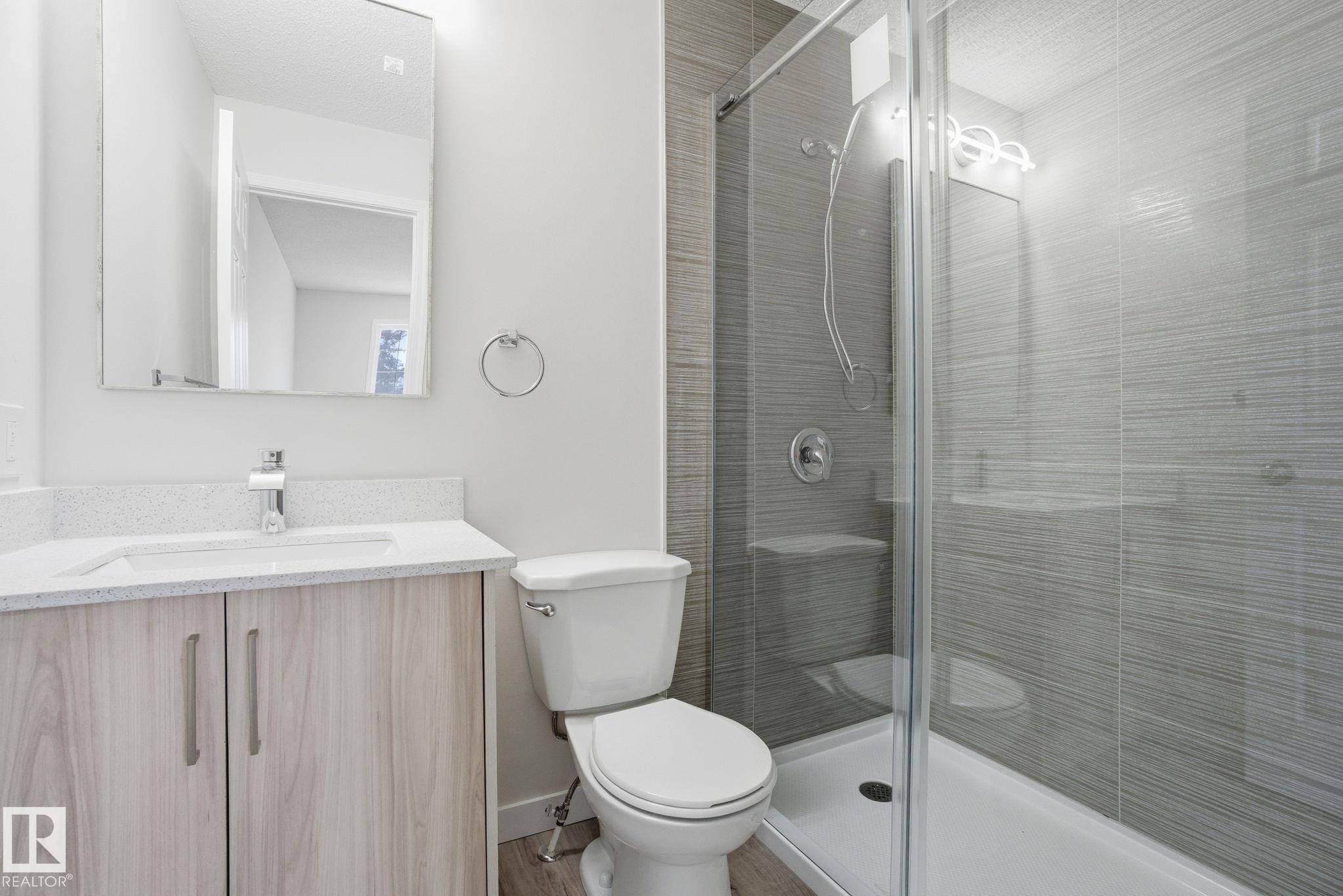 4035 38 Street, Edmonton, AB - Indoor Photo Showing Bathroom