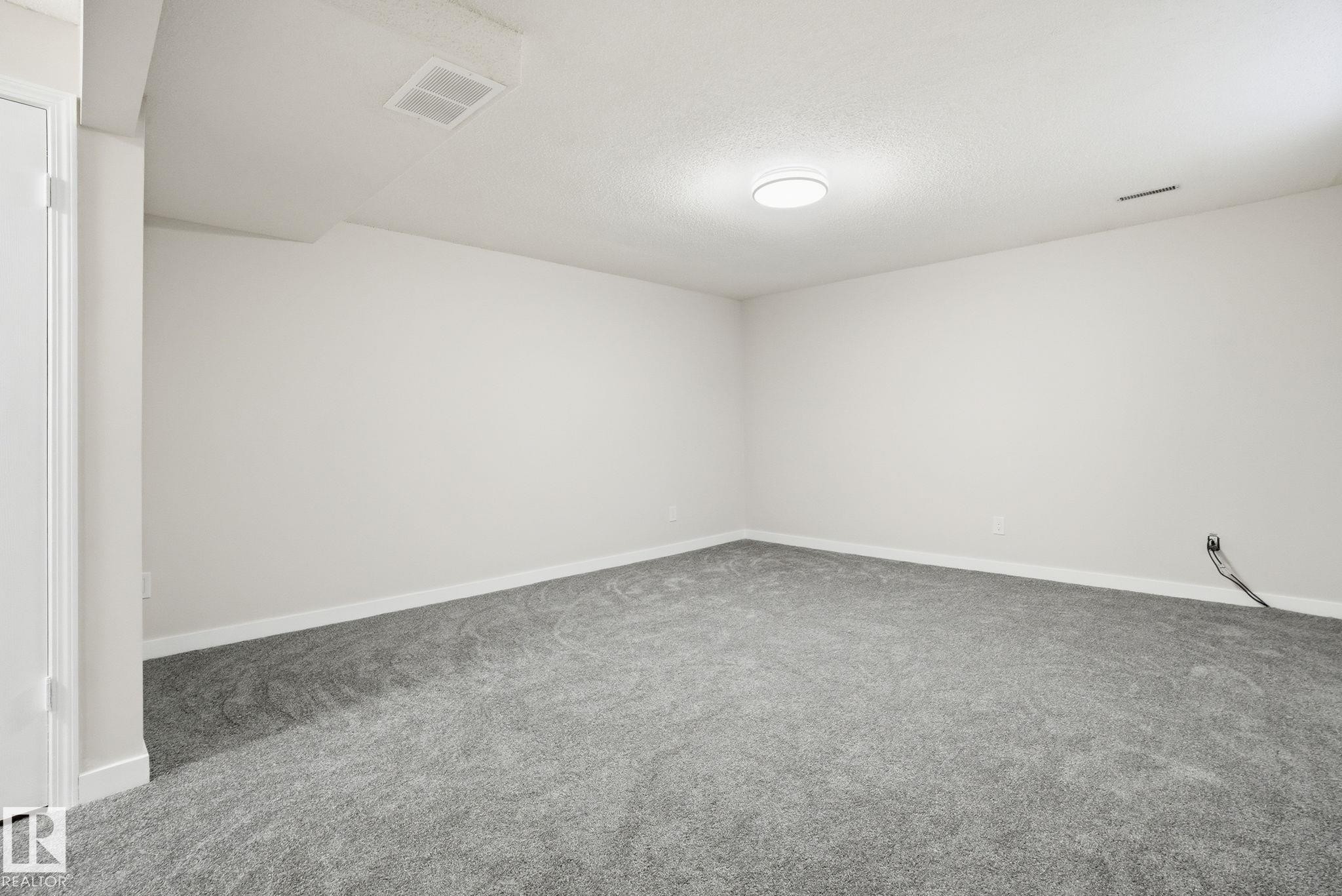 4035 38 Street, Edmonton, AB - Indoor Photo Showing Other Room