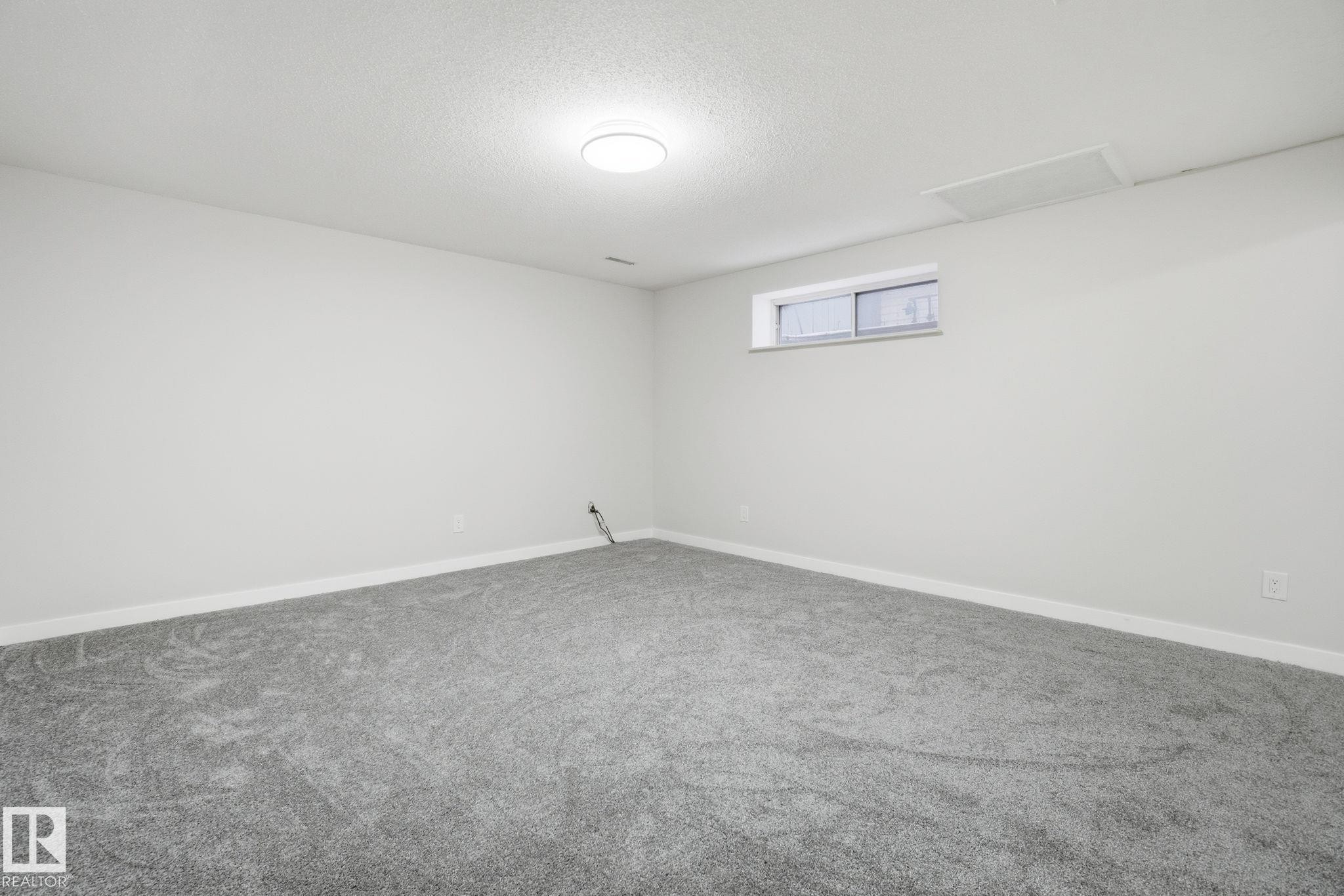 4035 38 Street, Edmonton, AB - Indoor Photo Showing Other Room