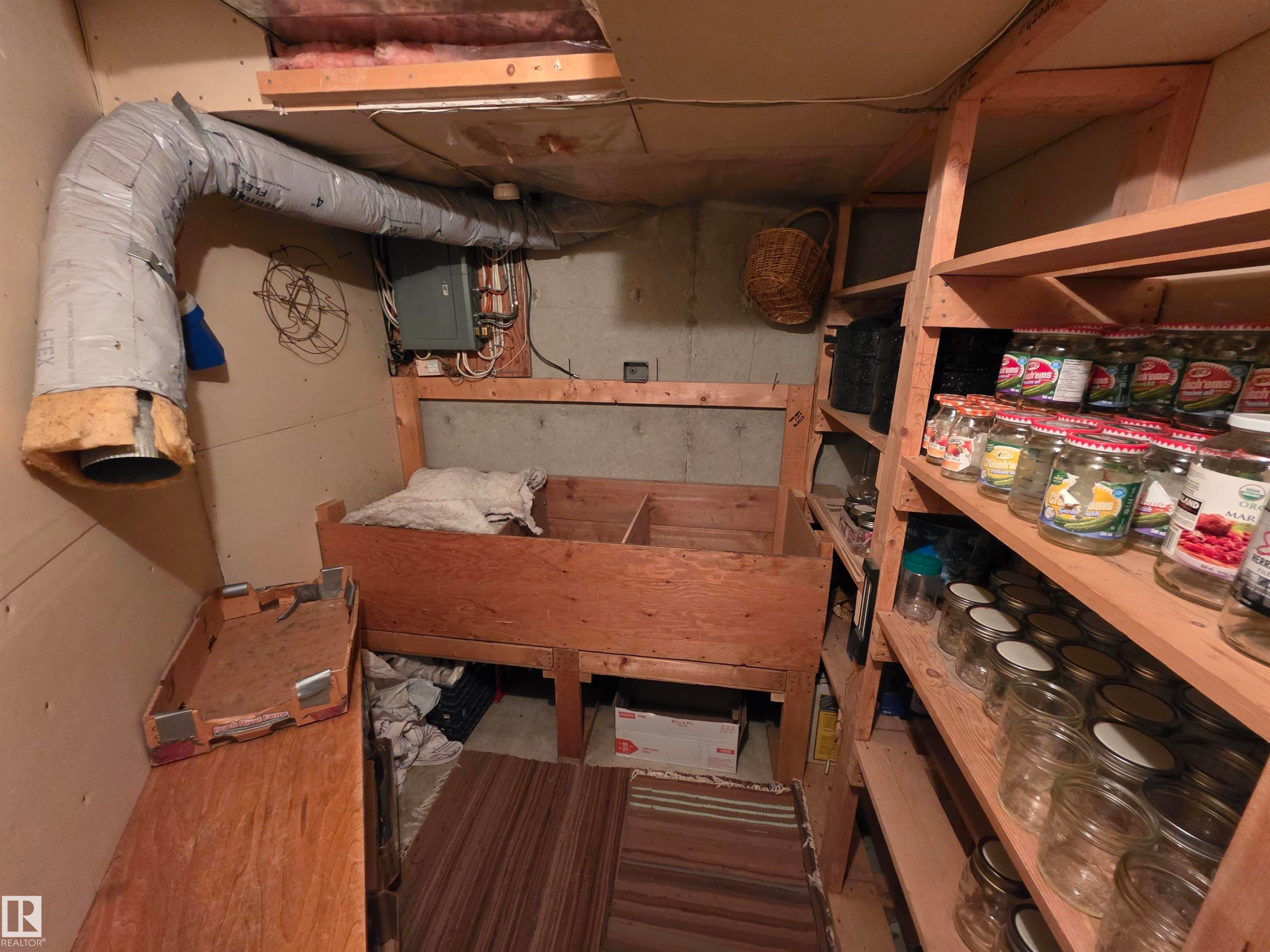 Storage area with electric panel - 4400 45 Avenue, Stony Plain, AB - Indoor