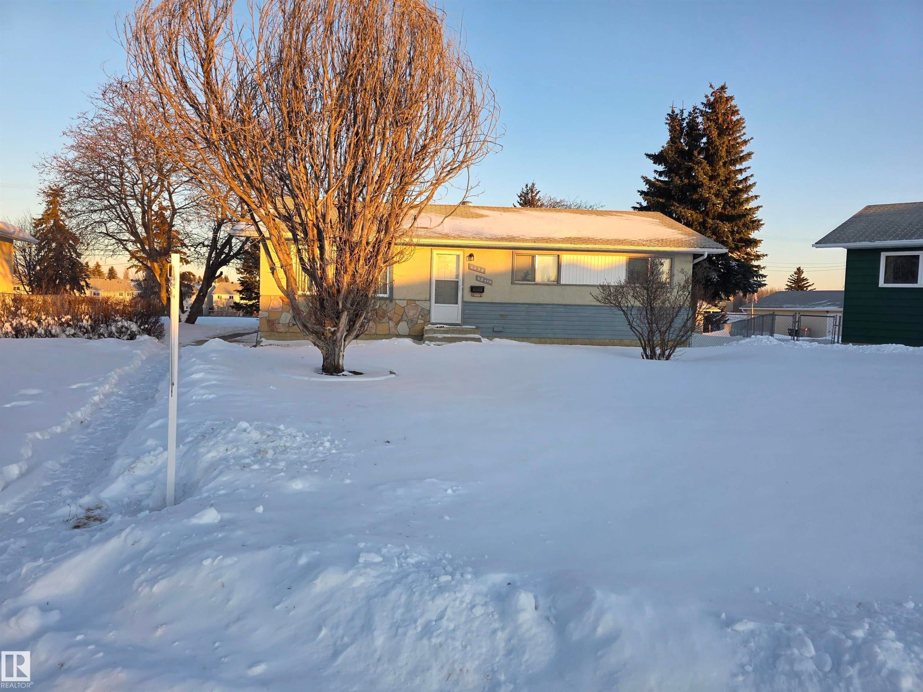 View of front facade - 4400 45 Avenue, Stony Plain, AB - Outdoor