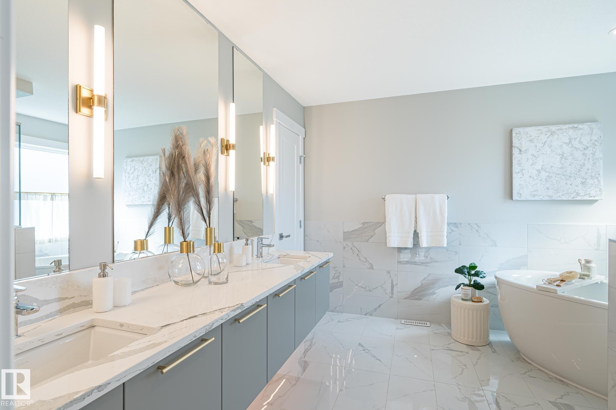 17427 7 Street, Edmonton, AB - Indoor Photo Showing Bathroom