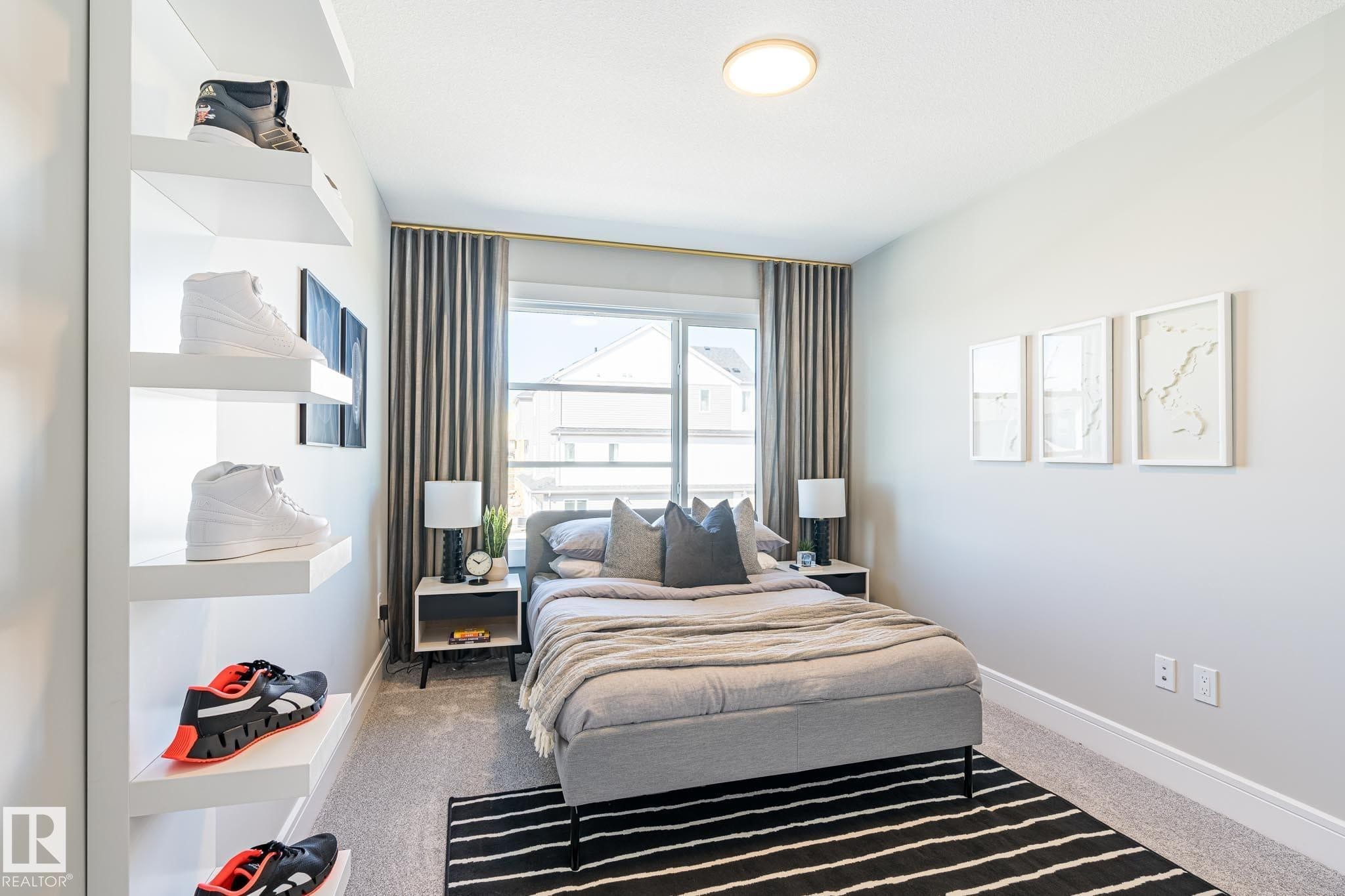 17427 7 Street, Edmonton, AB - Indoor Photo Showing Bedroom