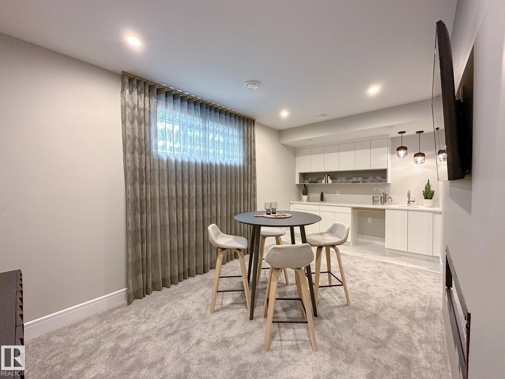 17427 7 Street, Edmonton, AB - Indoor