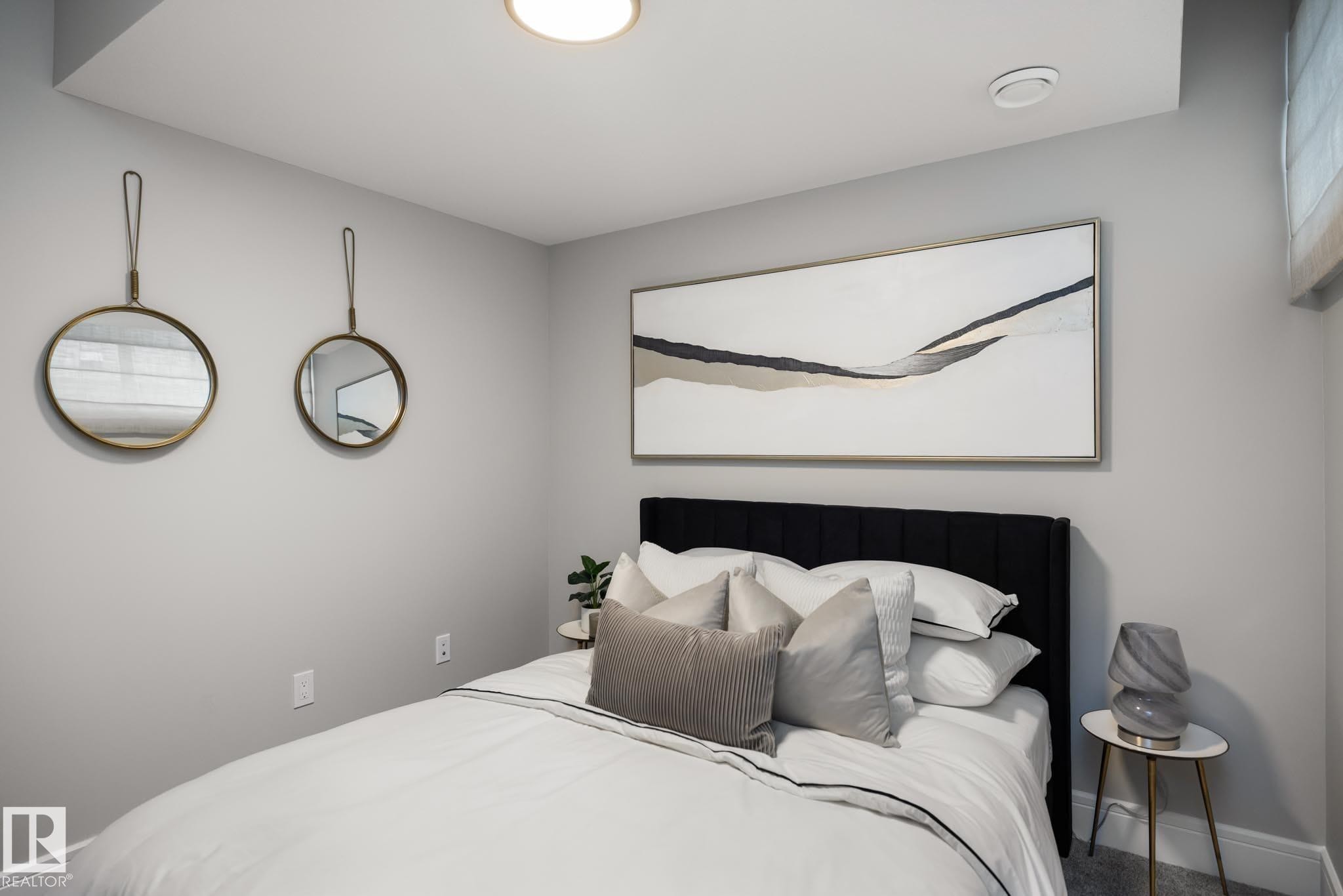 17427 7 Street, Edmonton, AB - Indoor Photo Showing Bedroom