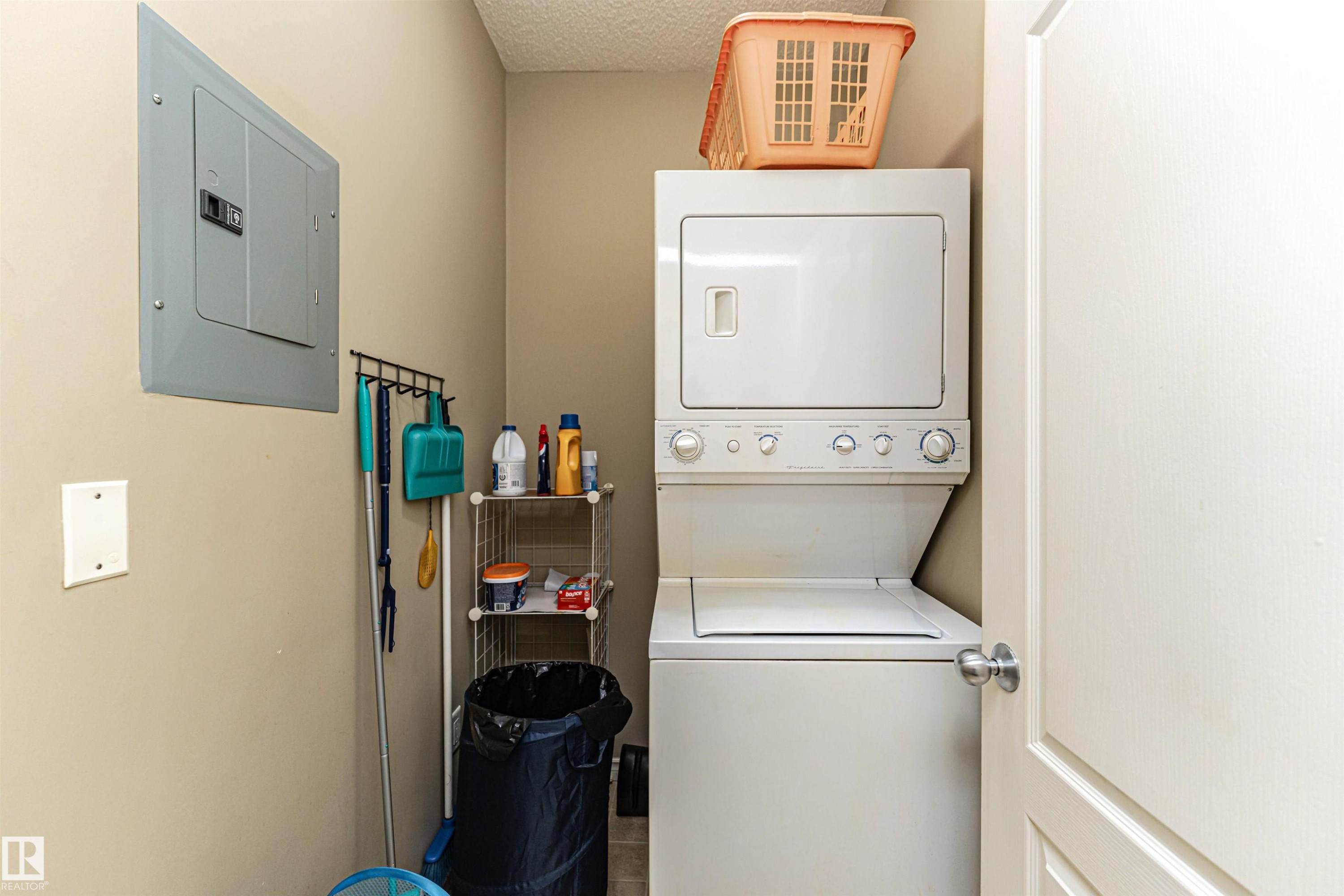 227 16807 100 Avenue, Edmonton, AB - Indoor Photo Showing Laundry Room