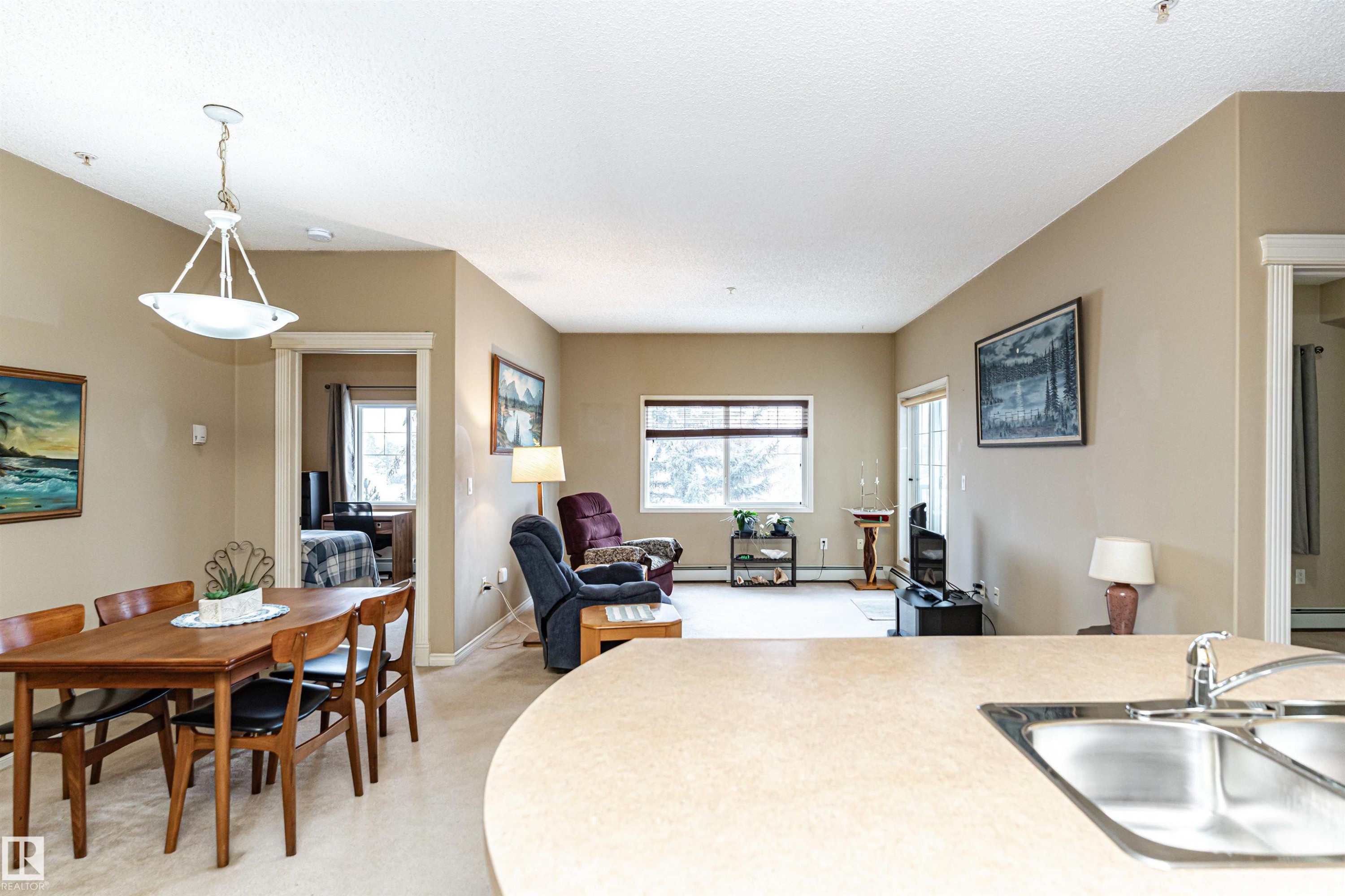 227 16807 100 Avenue, Edmonton, AB - Indoor Photo Showing Dining Room