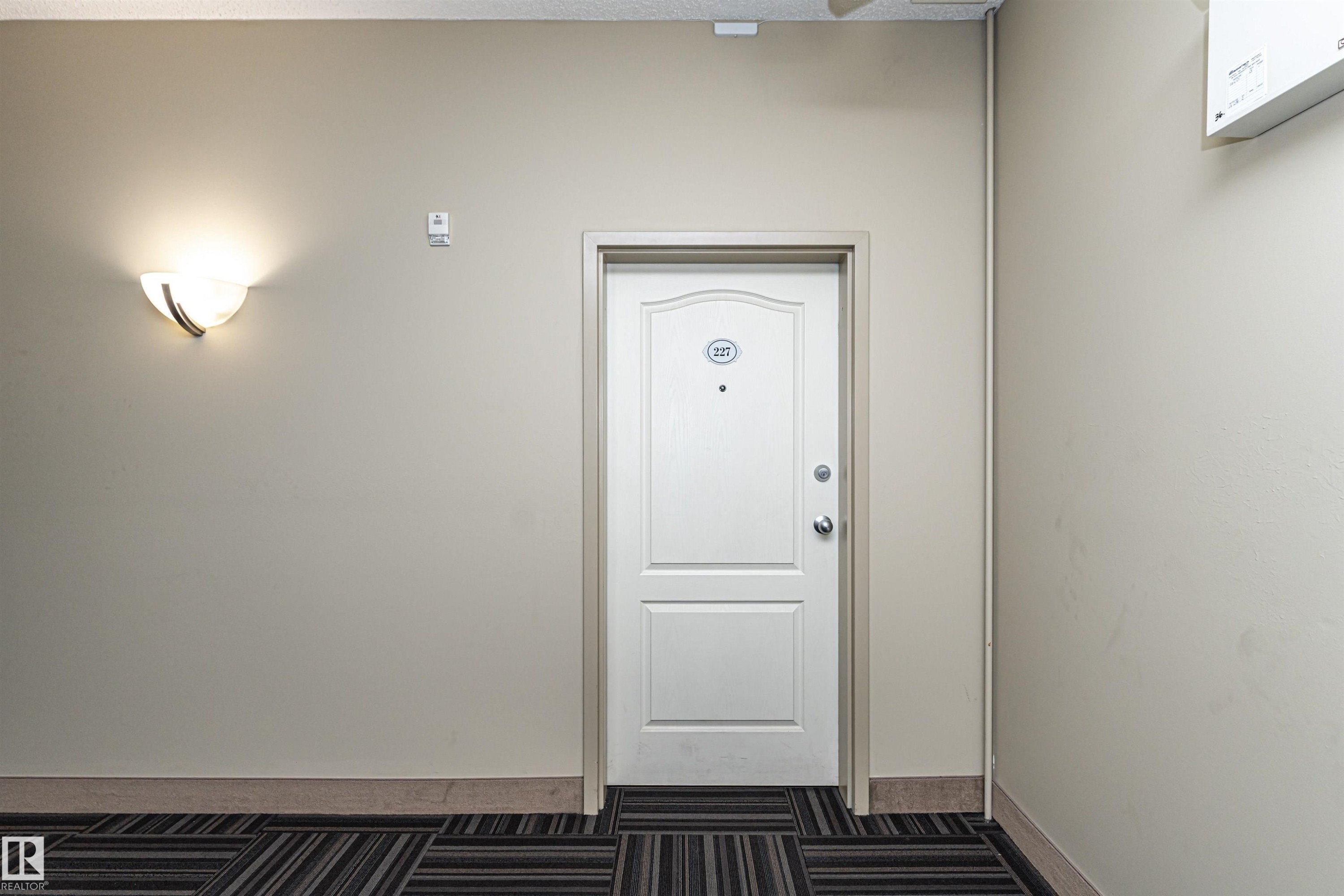 227 16807 100 Avenue, Edmonton, AB - Indoor Photo Showing Other Room