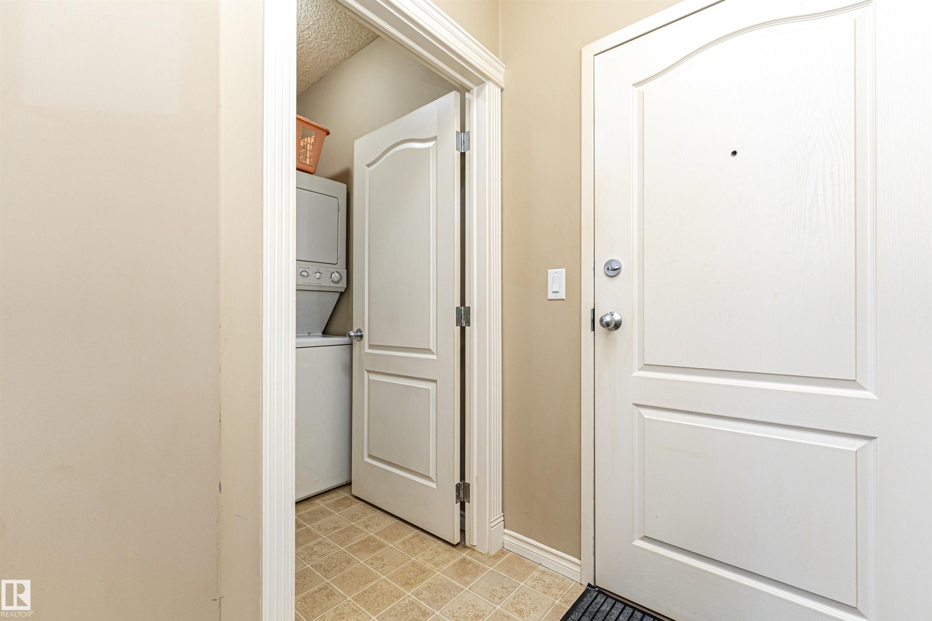 227 16807 100 Avenue, Edmonton, AB - Indoor Photo Showing Other Room