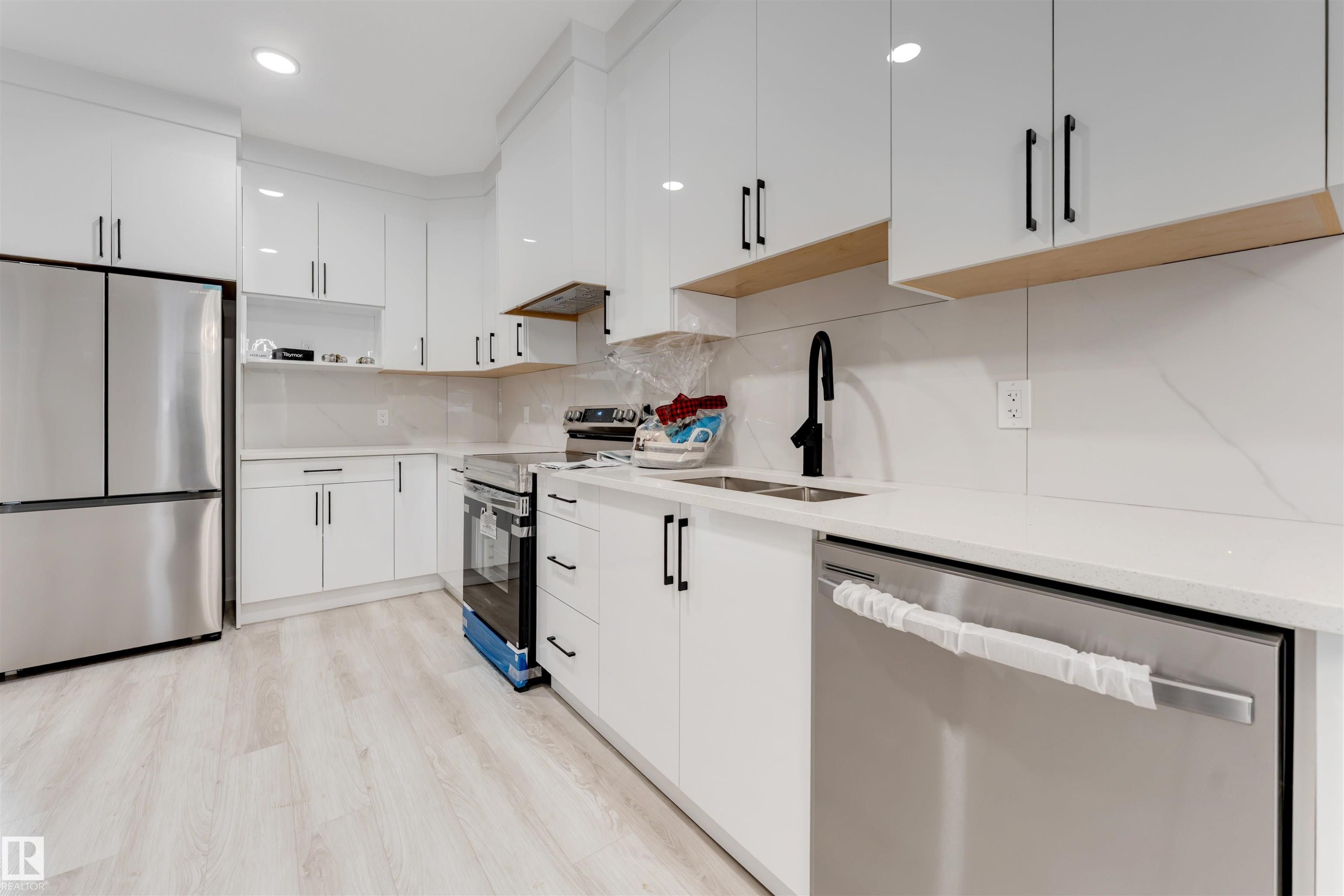 4371 37 Street, Beaumont, AB - Indoor Photo Showing Kitchen With Upgraded Kitchen