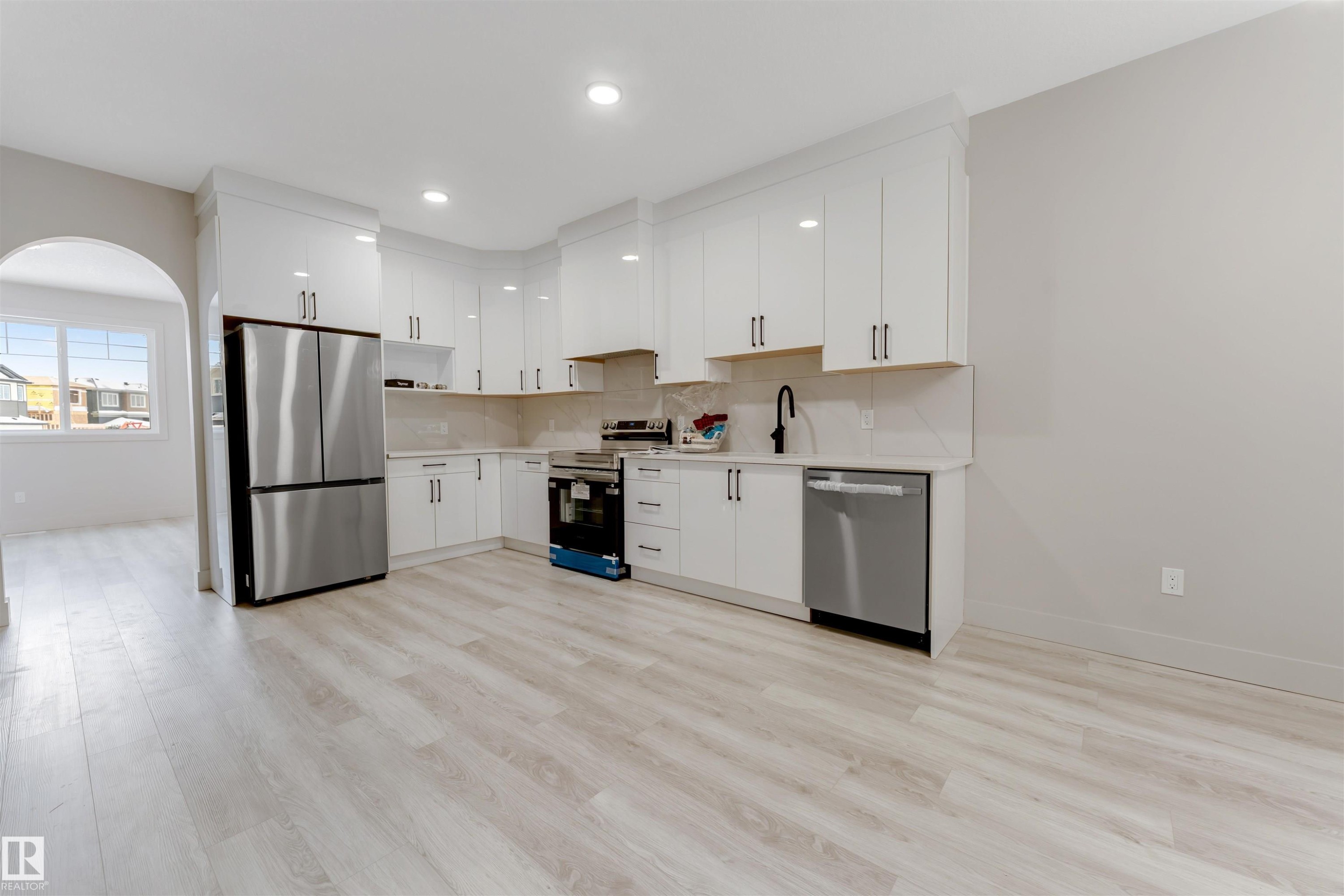 4371 37 Street, Beaumont, AB - Indoor Photo Showing Kitchen