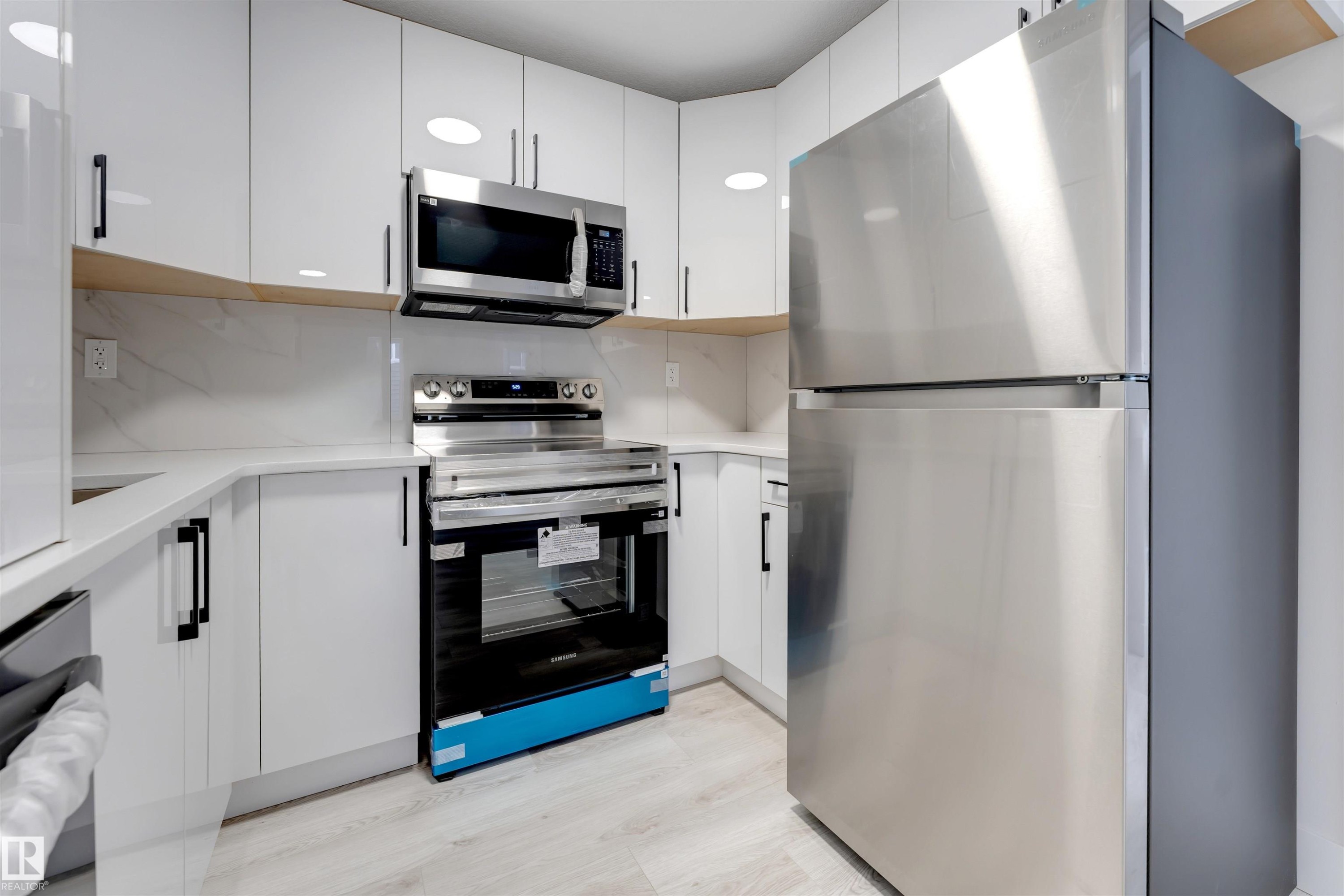 4371 37 Street, Beaumont, AB - Indoor Photo Showing Kitchen
