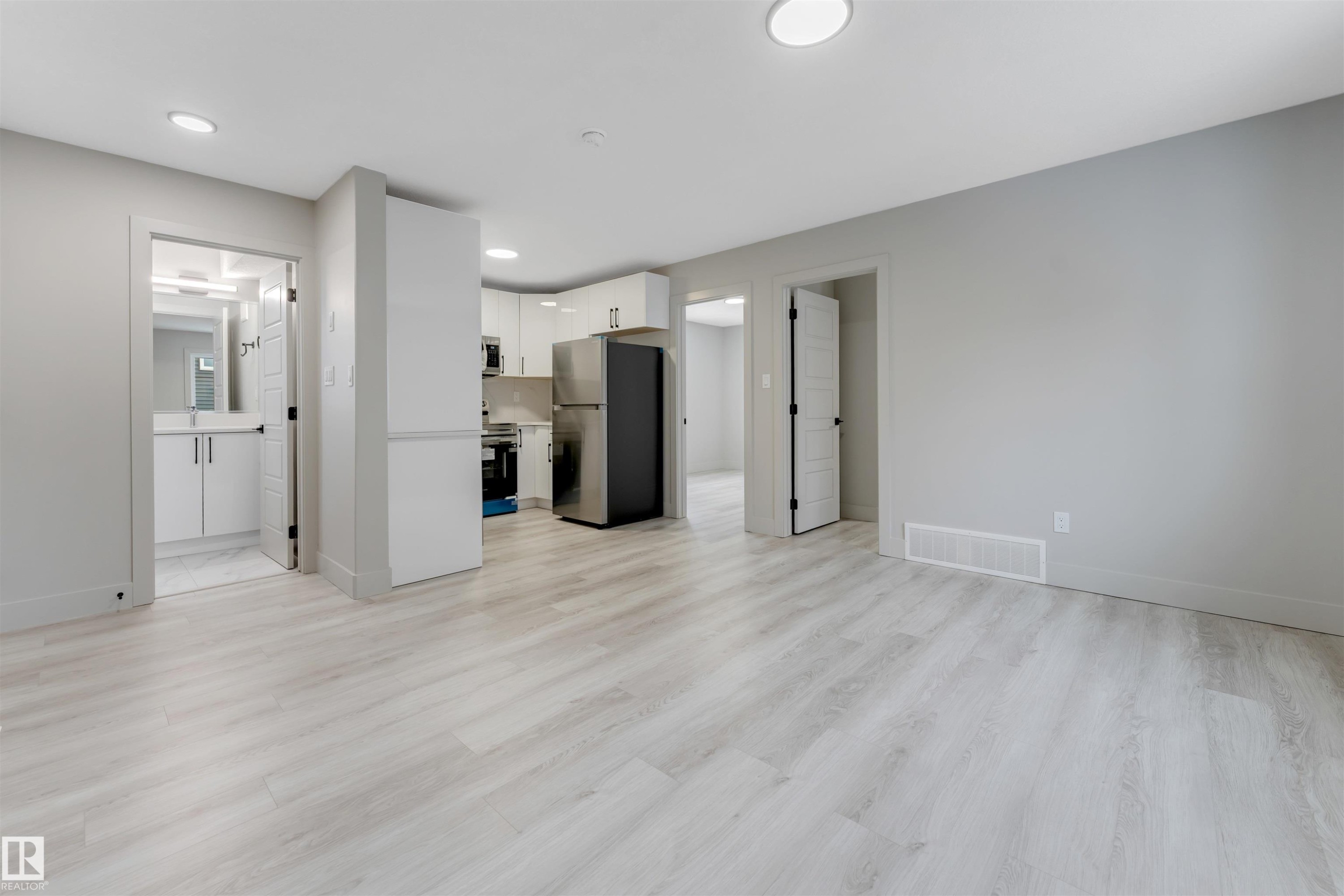 4371 37 Street, Beaumont, AB - Indoor