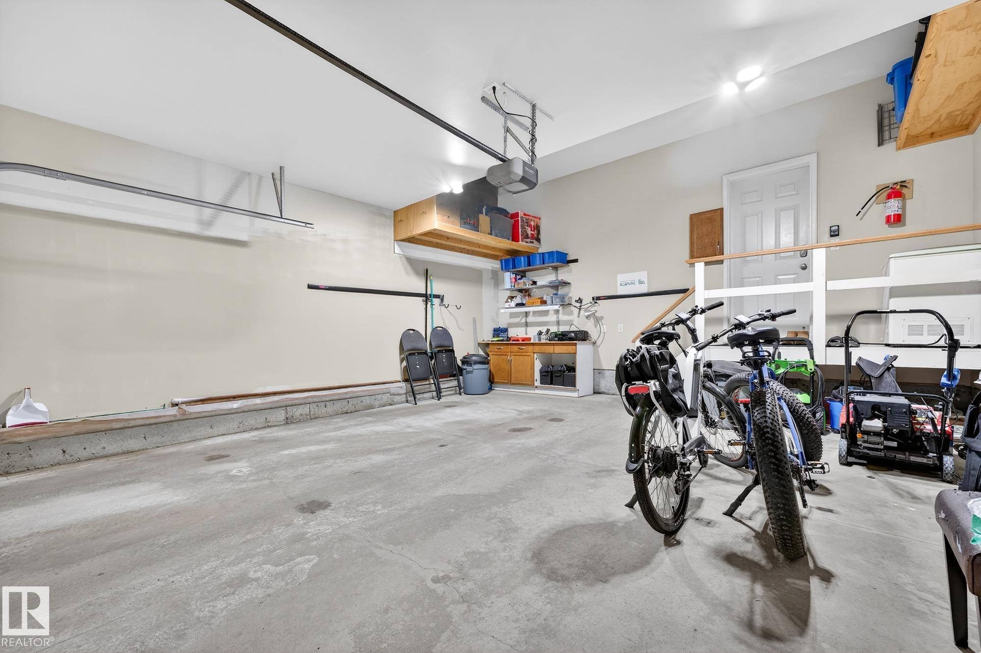 View of garage - 2036 Hilliard Place, Edmonton, AB - Indoor Photo Showing Garage
