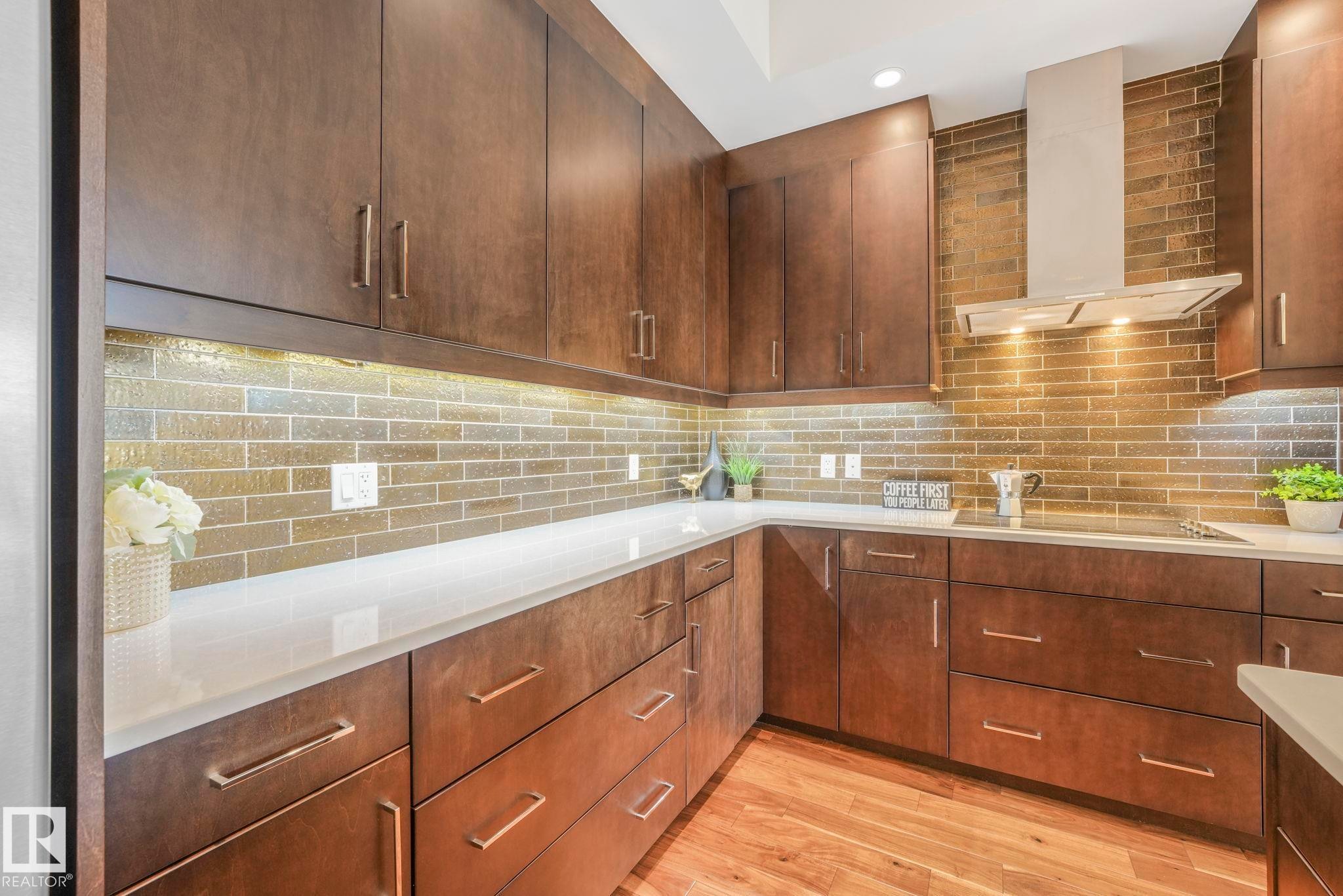 814 200 Bellerose Drive, St. Albert, AB - Indoor Photo Showing Kitchen