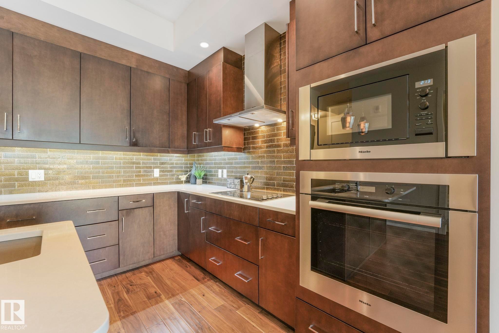 814 200 Bellerose Drive, St. Albert, AB - Indoor Photo Showing Kitchen