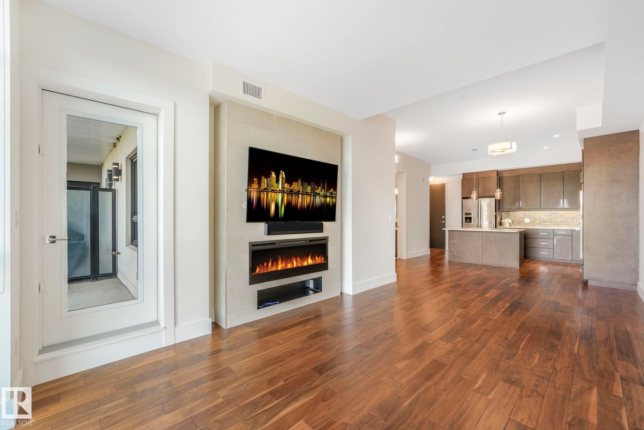 814 200 Bellerose Drive, St. Albert, AB - Indoor With Fireplace
