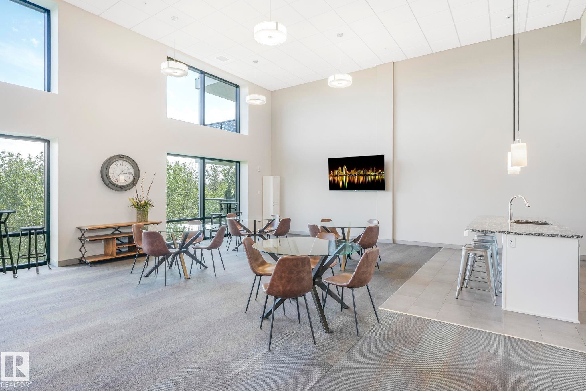 814 200 Bellerose Drive, St. Albert, AB - Indoor Photo Showing Dining Room