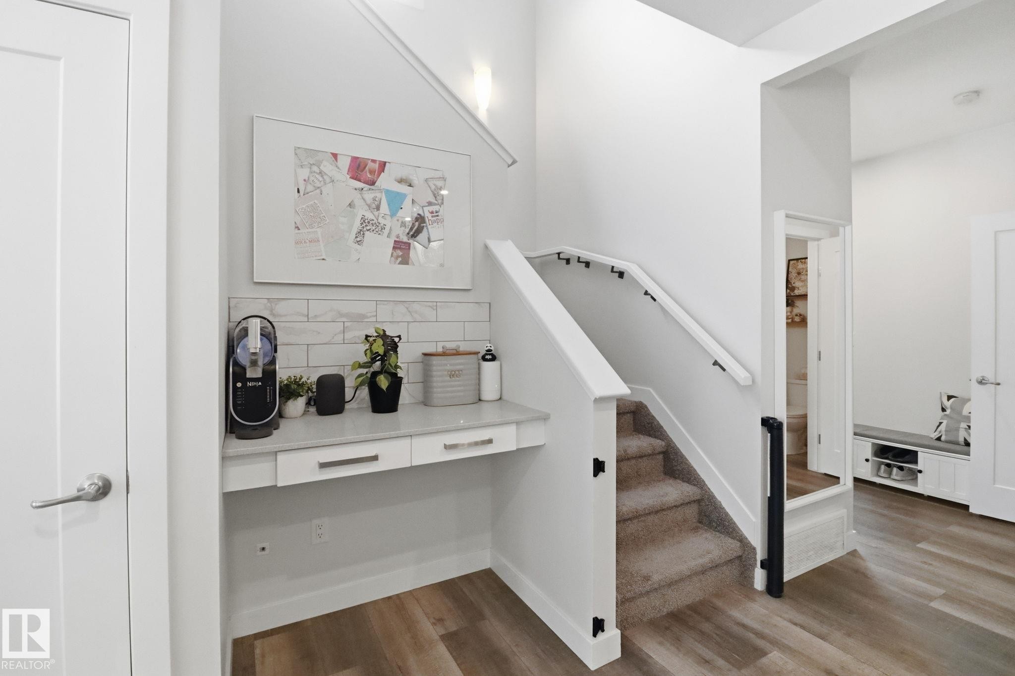 5108 Lark Crescent Nw, Edmonton, AB - Indoor Photo Showing Other Room