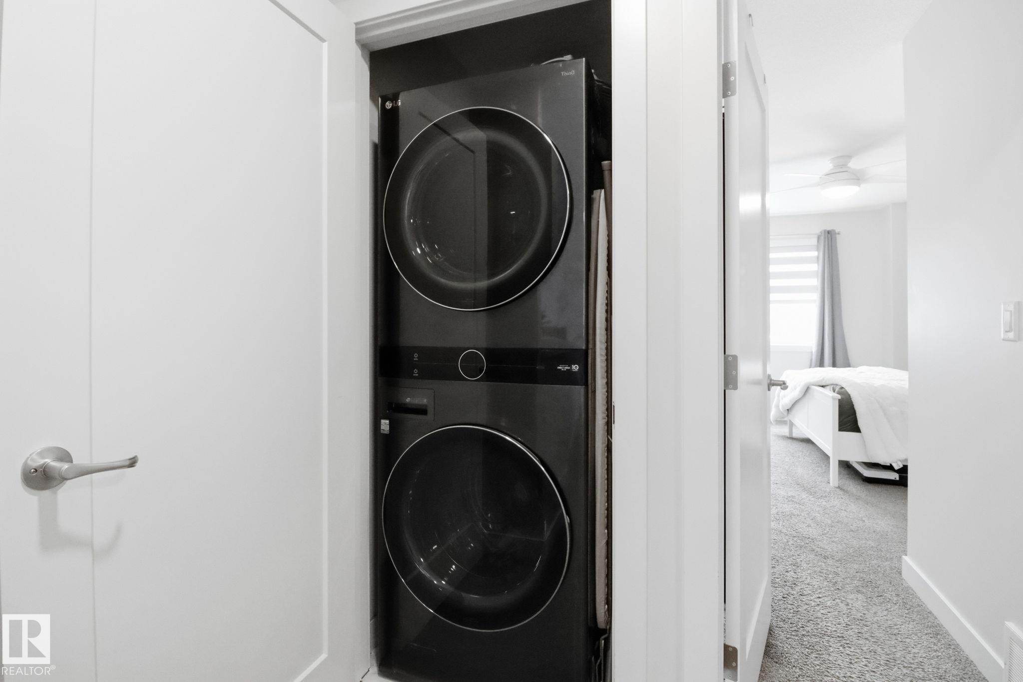 5108 Lark Crescent Nw, Edmonton, AB - Indoor Photo Showing Laundry Room