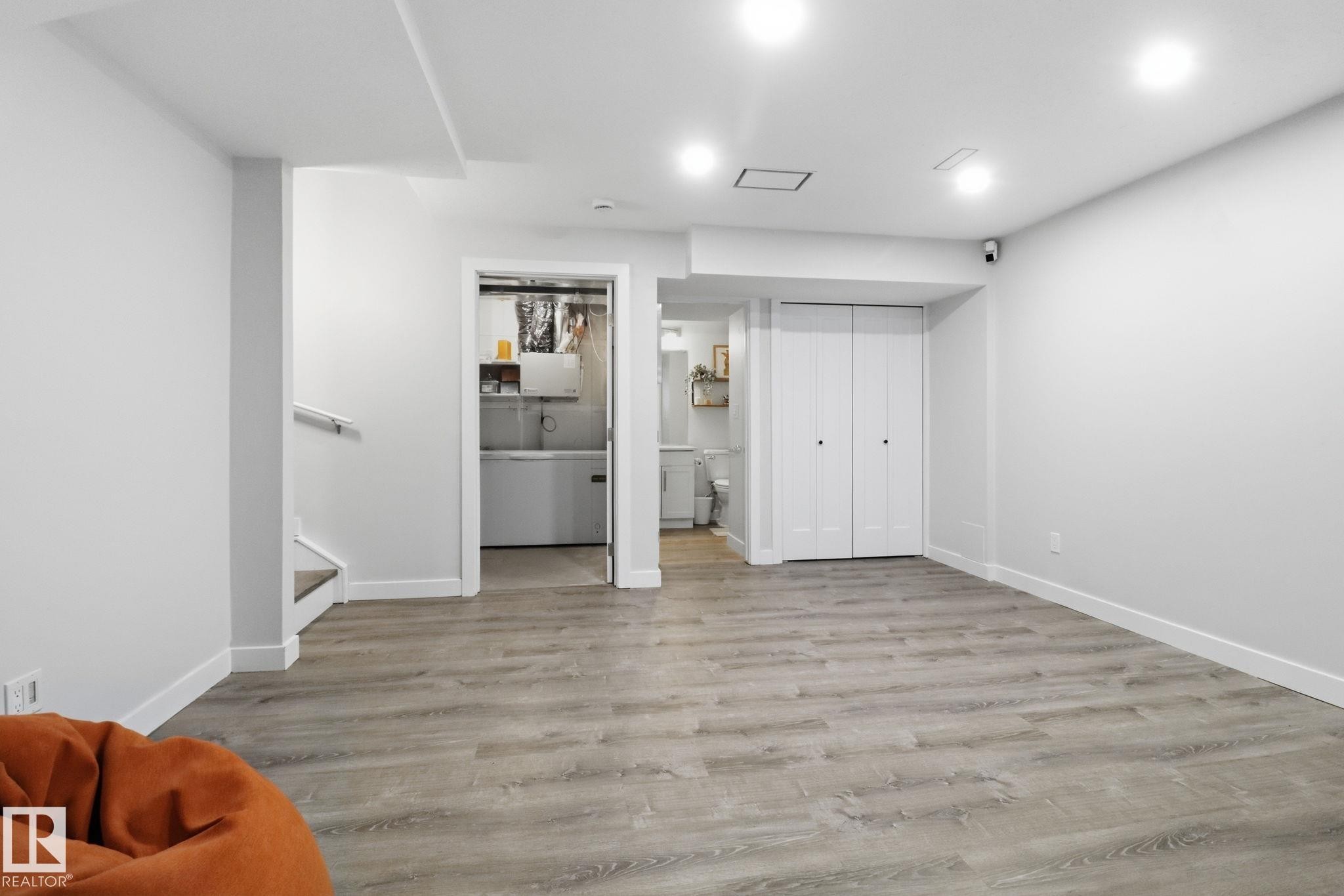 5108 Lark Crescent Nw, Edmonton, AB - Indoor