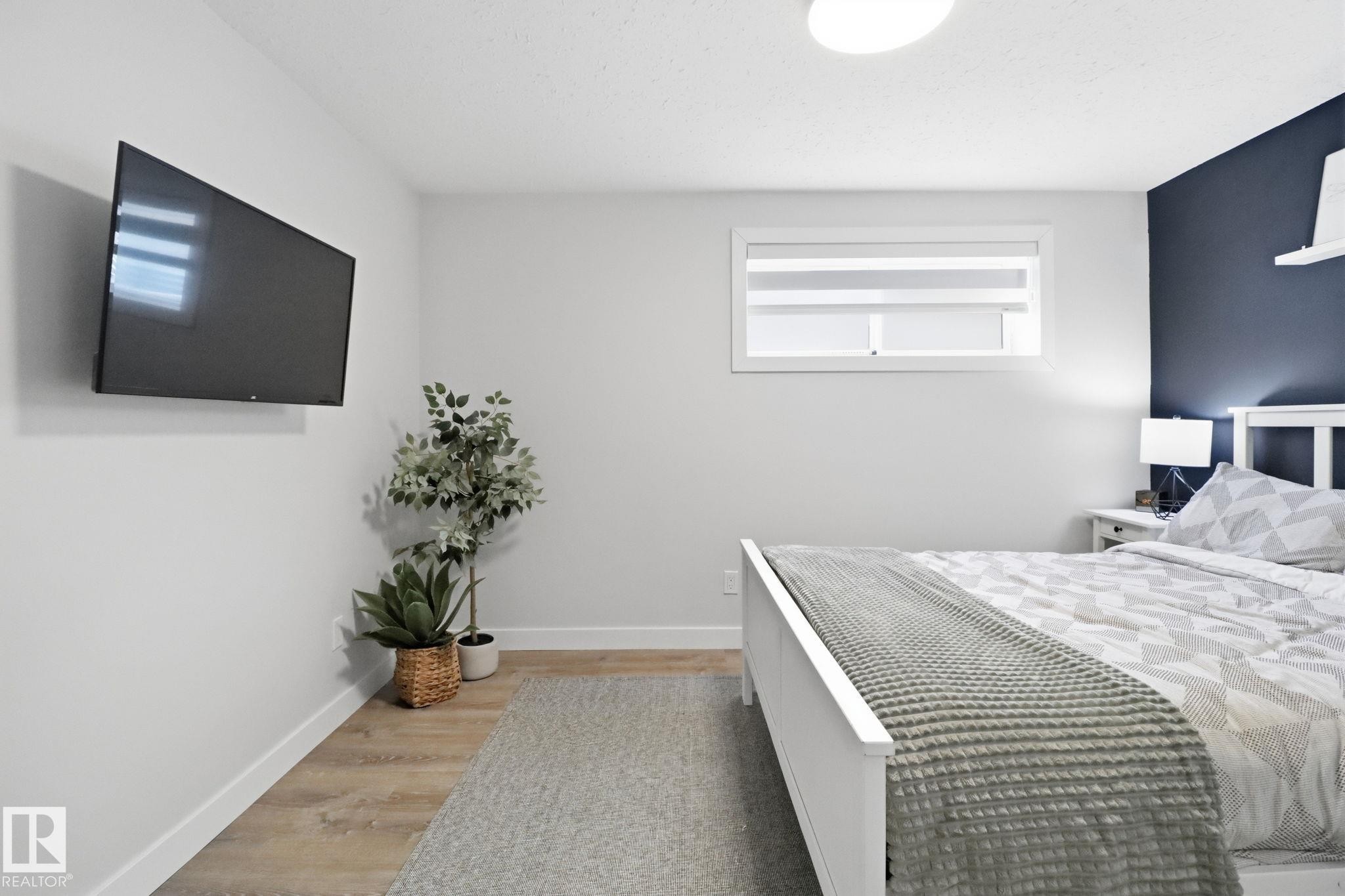5108 Lark Crescent Nw, Edmonton, AB - Indoor Photo Showing Bedroom
