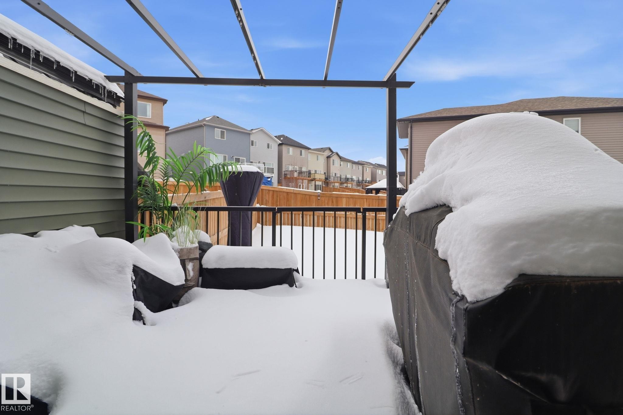 5108 Lark Crescent Nw, Edmonton, AB - Outdoor With Exterior