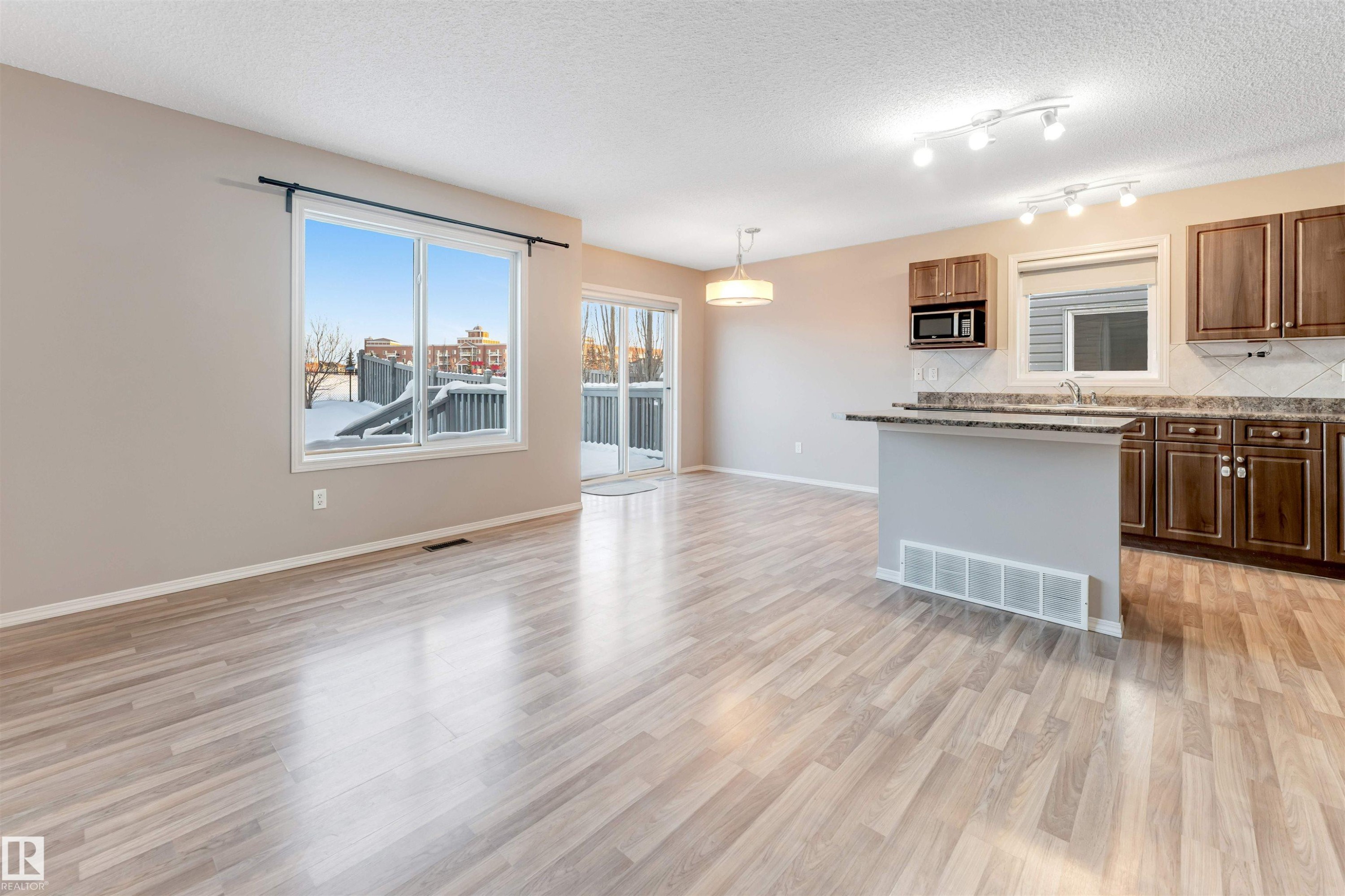 1625 Melrose Place, Edmonton, AB - Indoor Photo Showing Kitchen