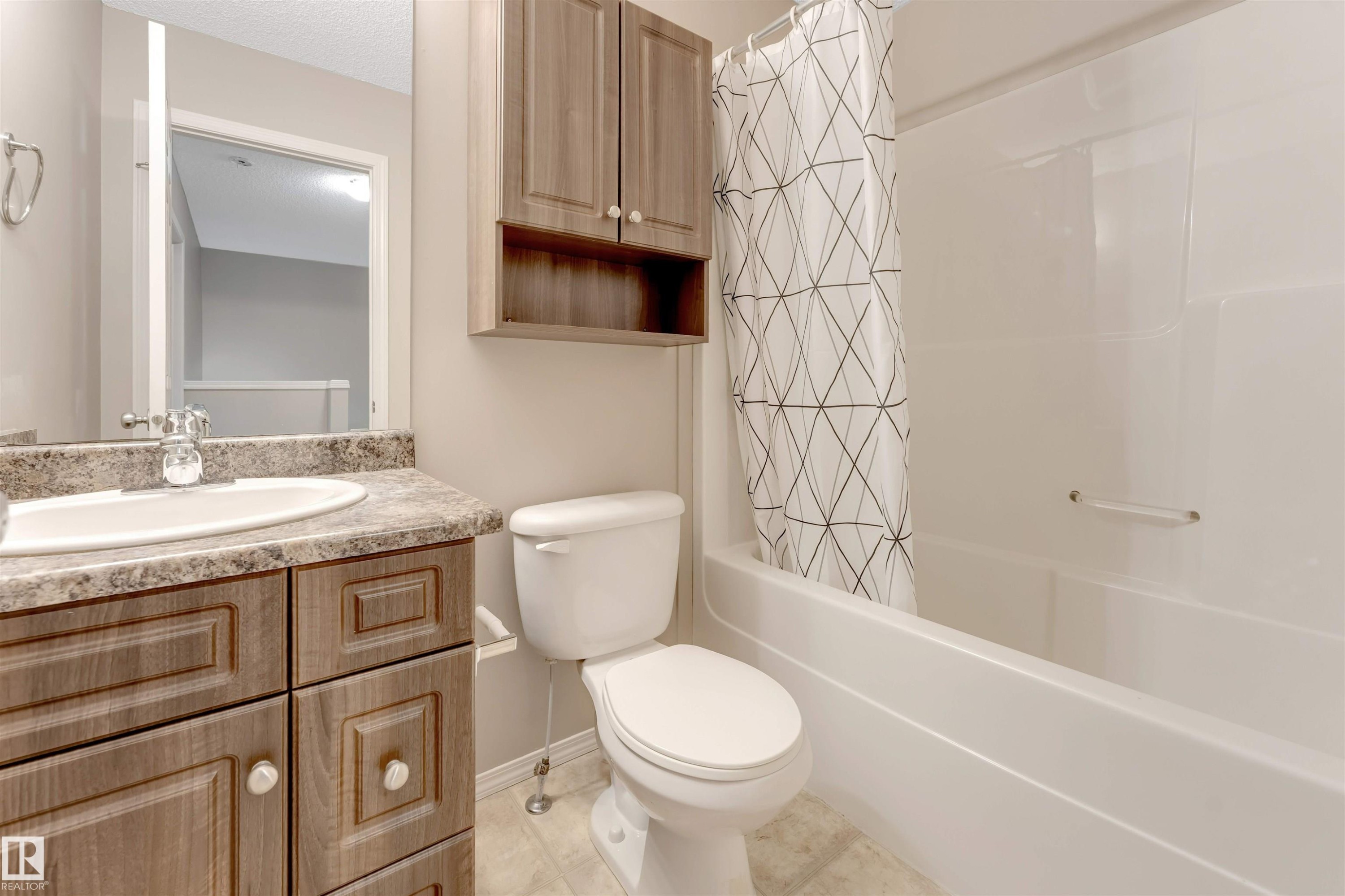 1625 Melrose Place, Edmonton, AB - Indoor Photo Showing Bathroom