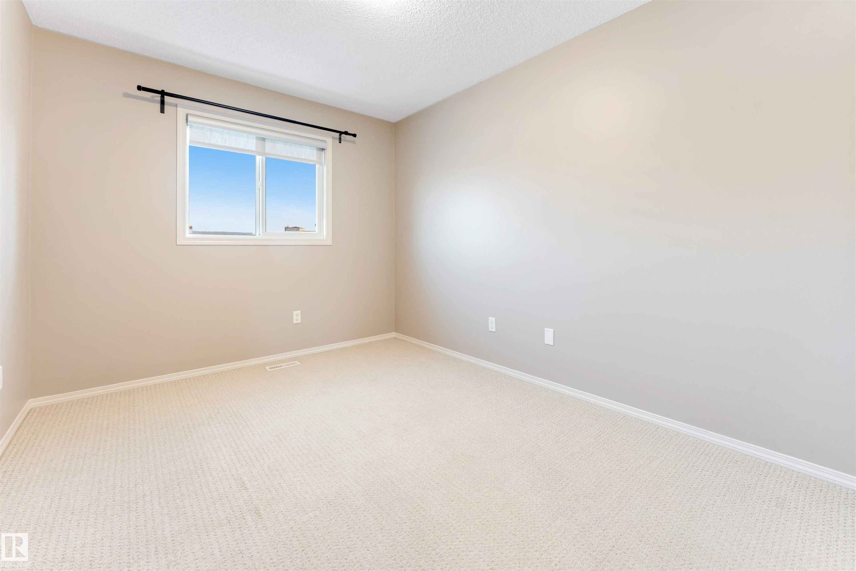 1625 Melrose Place, Edmonton, AB - Indoor Photo Showing Other Room