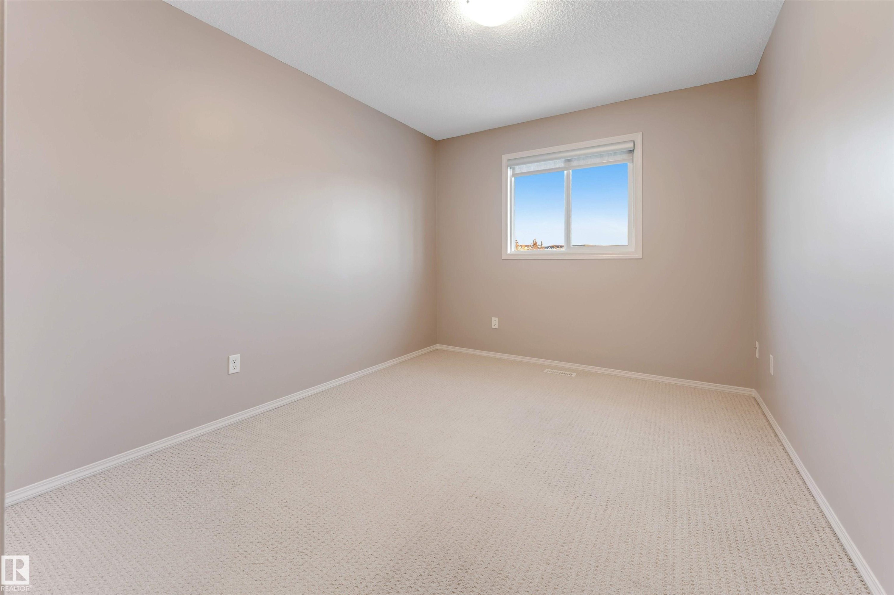 1625 Melrose Place, Edmonton, AB - Indoor Photo Showing Other Room