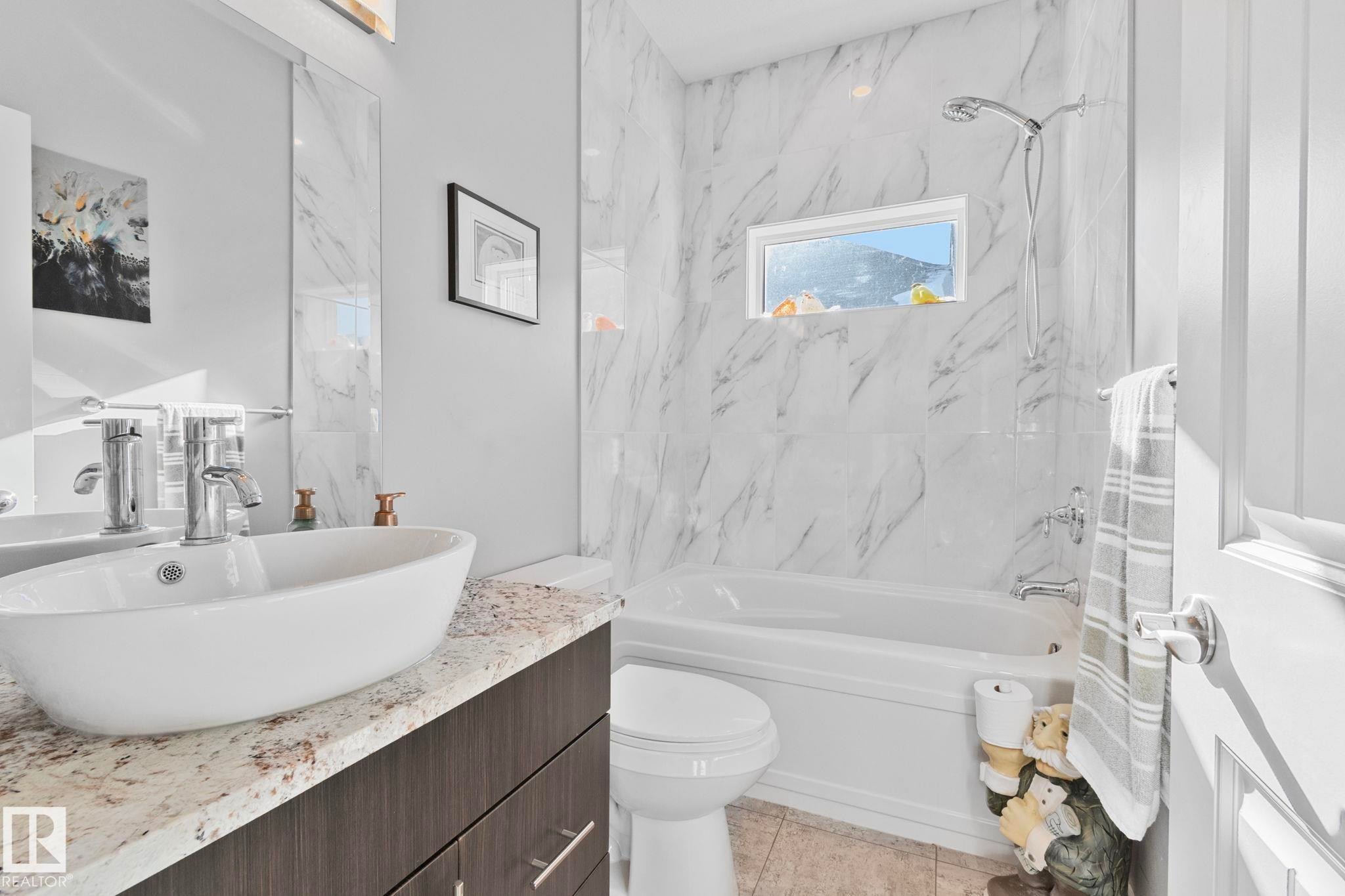 105 Houle Drive, Morinville, AB - Indoor Photo Showing Bathroom