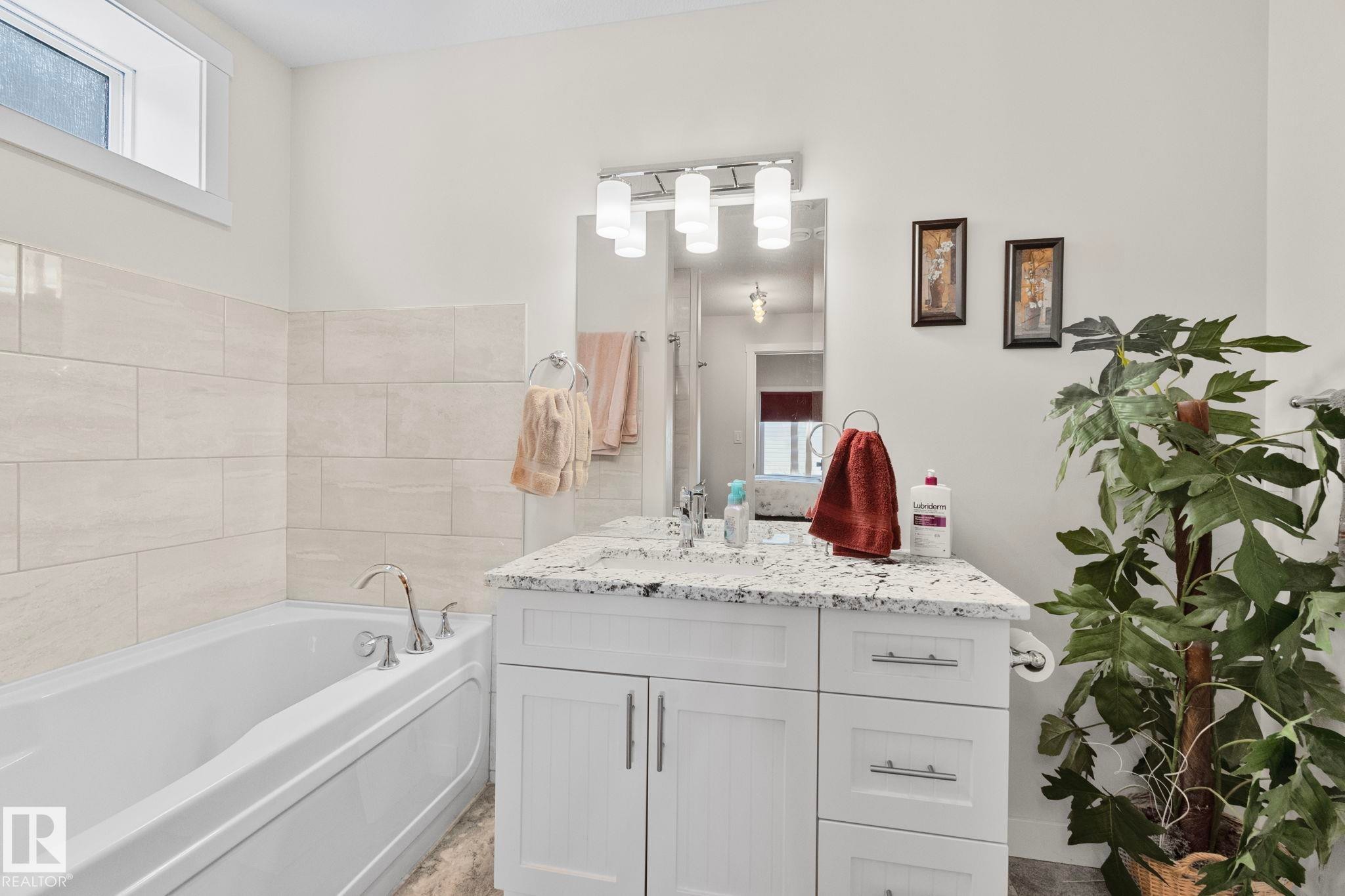 105 Houle Drive, Morinville, AB - Indoor Photo Showing Bathroom